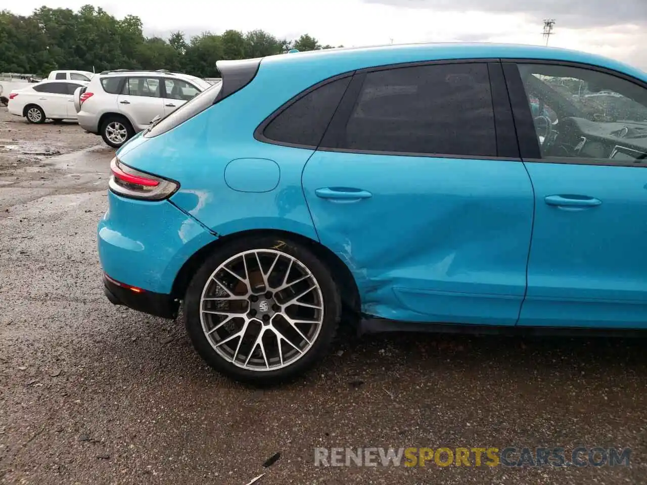 9 Photograph of a damaged car WP1AA2A56KLB07352 PORSCHE MACAN 2019