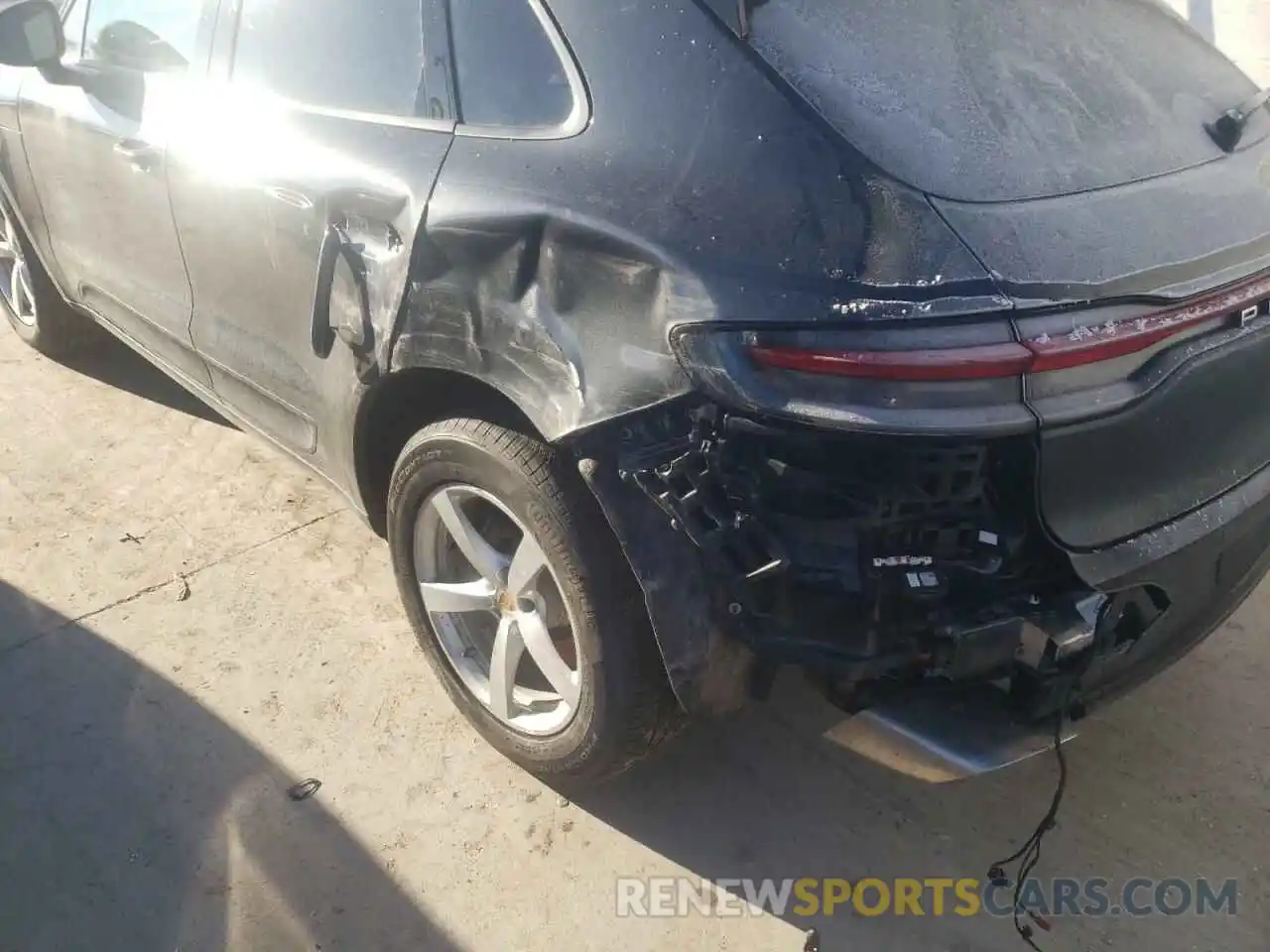 9 Photograph of a damaged car WP1AA2A56KLB08078 PORSCHE MACAN 2019