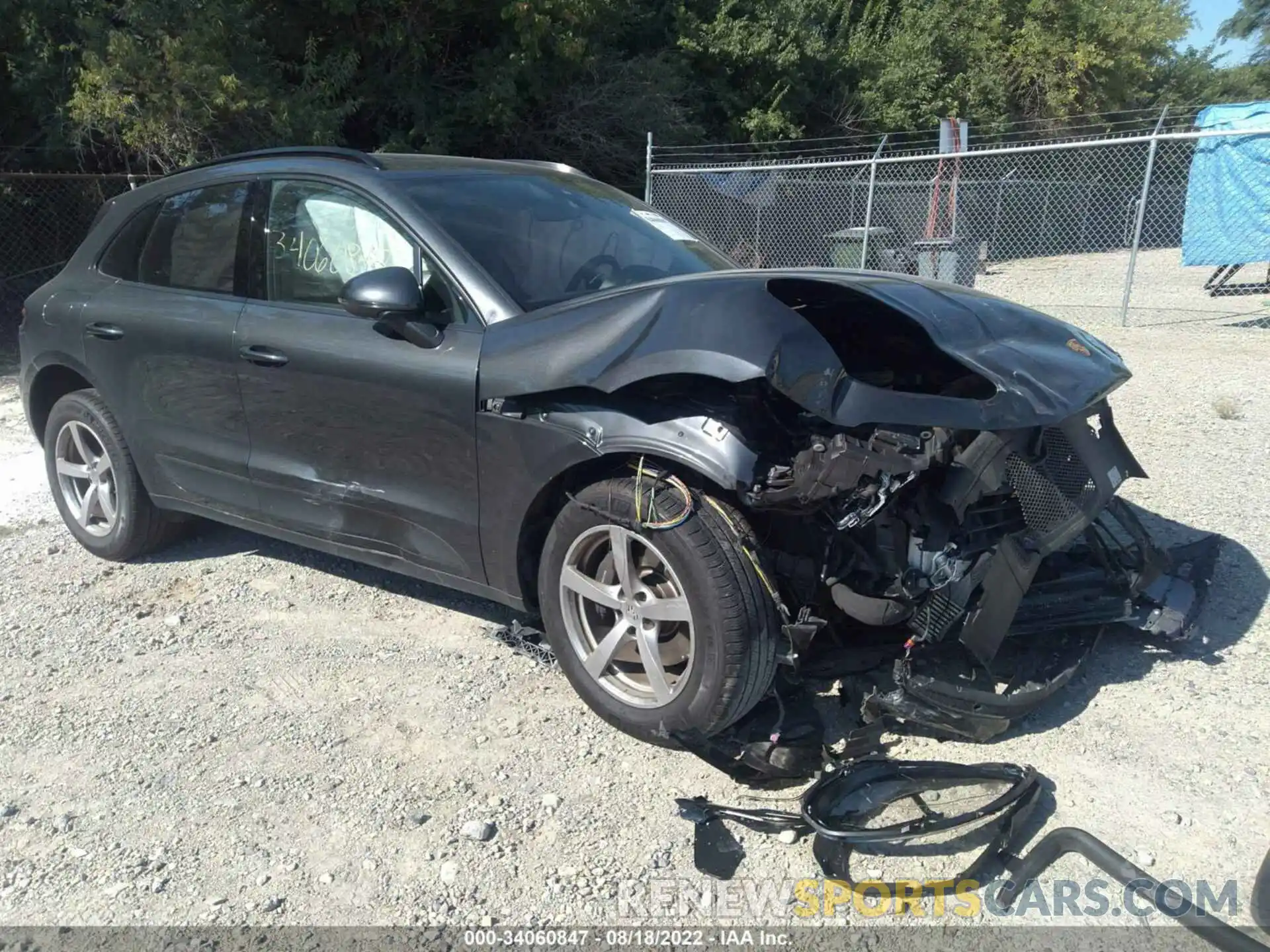 1 Photograph of a damaged car WP1AA2A57KLB00863 PORSCHE MACAN 2019