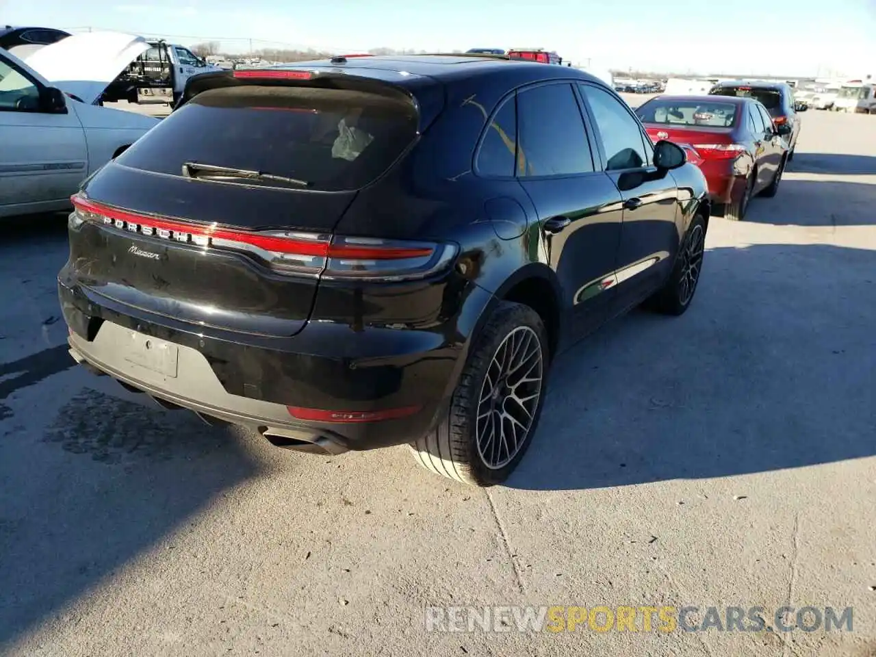 4 Photograph of a damaged car WP1AA2A57KLB05402 PORSCHE MACAN 2019