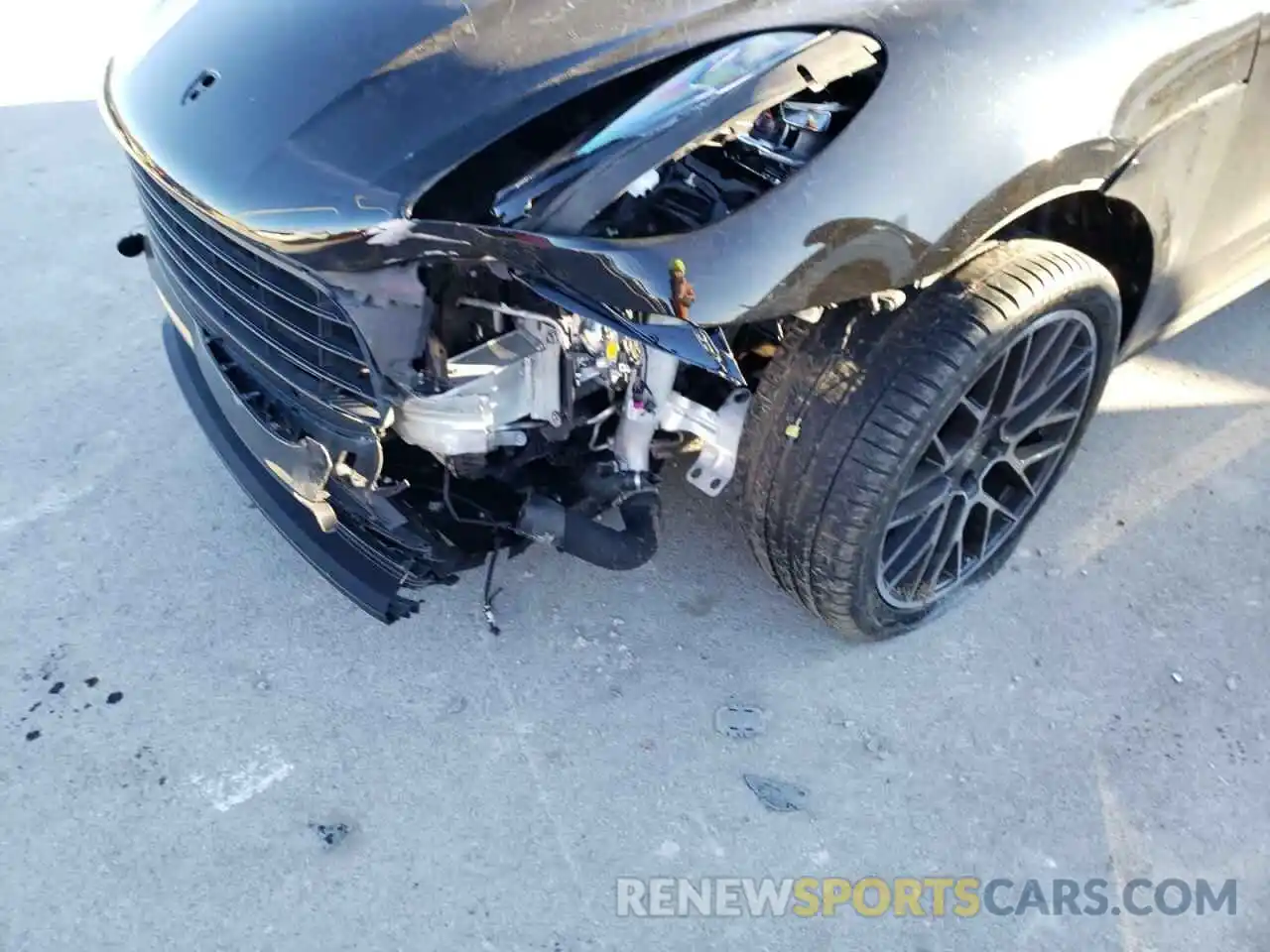 9 Photograph of a damaged car WP1AA2A57KLB05402 PORSCHE MACAN 2019