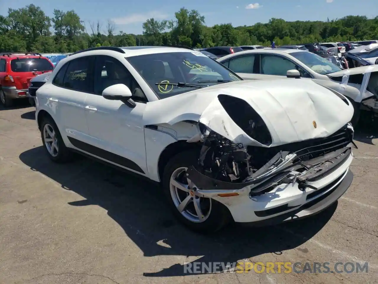 1 Photograph of a damaged car WP1AA2A57KLB05917 PORSCHE MACAN 2019