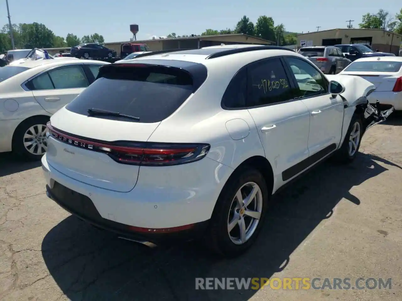 4 Photograph of a damaged car WP1AA2A57KLB05917 PORSCHE MACAN 2019