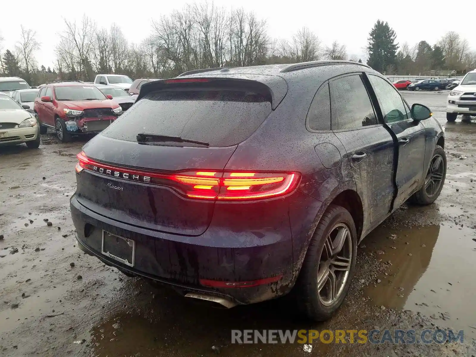 4 Photograph of a damaged car WP1AA2A57KLB06033 PORSCHE MACAN 2019