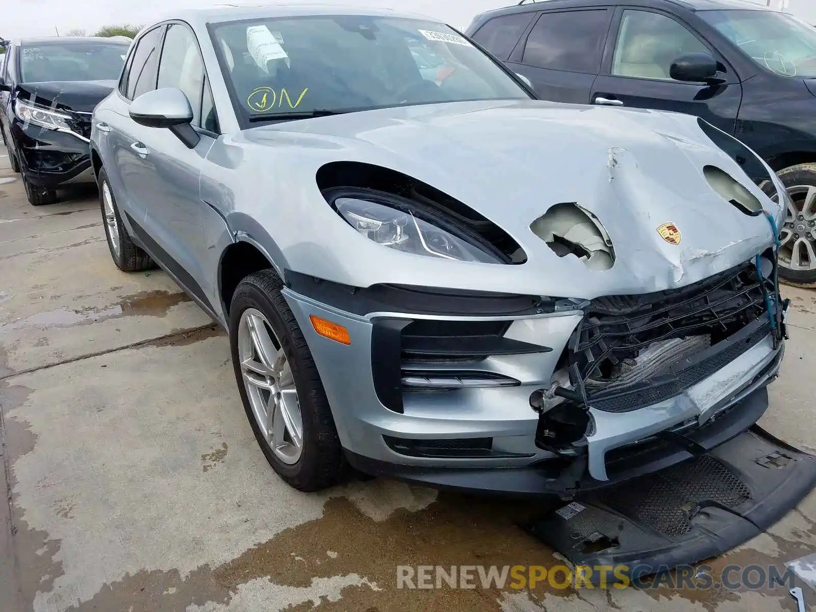 1 Photograph of a damaged car WP1AA2A57KLB06985 PORSCHE MACAN 2019