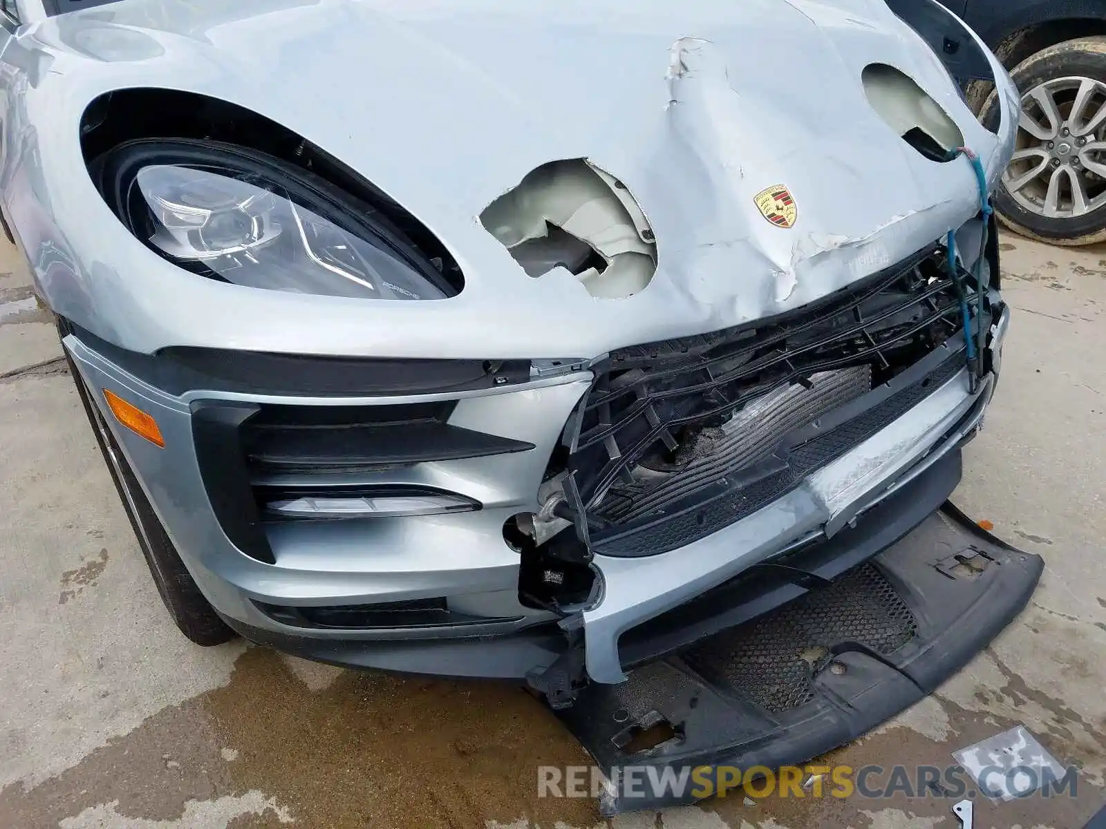 9 Photograph of a damaged car WP1AA2A57KLB06985 PORSCHE MACAN 2019