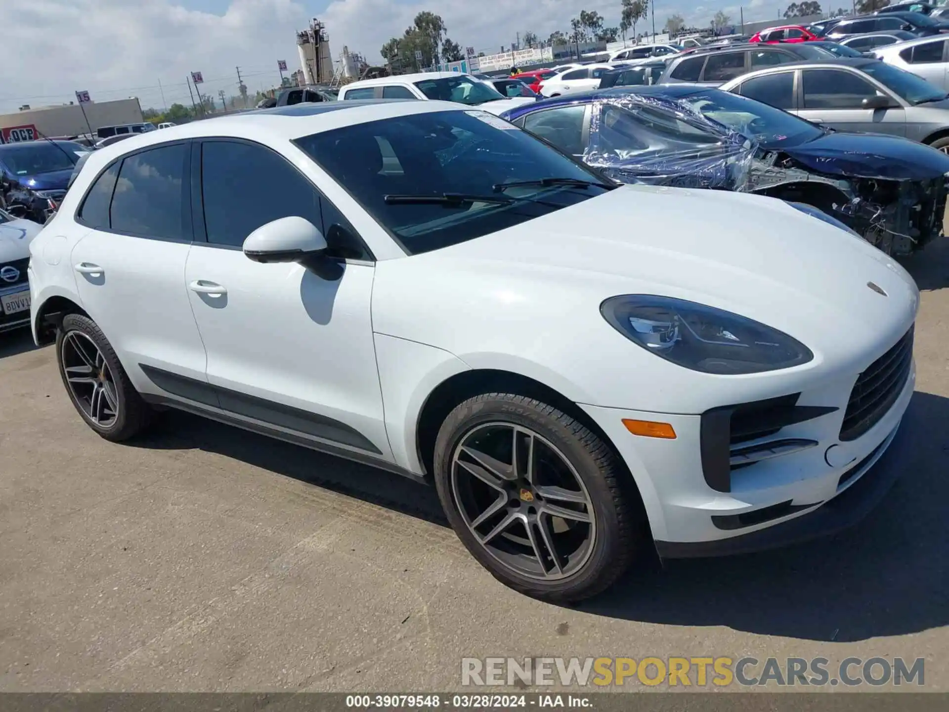 1 Photograph of a damaged car WP1AA2A58KLB00726 PORSCHE MACAN 2019