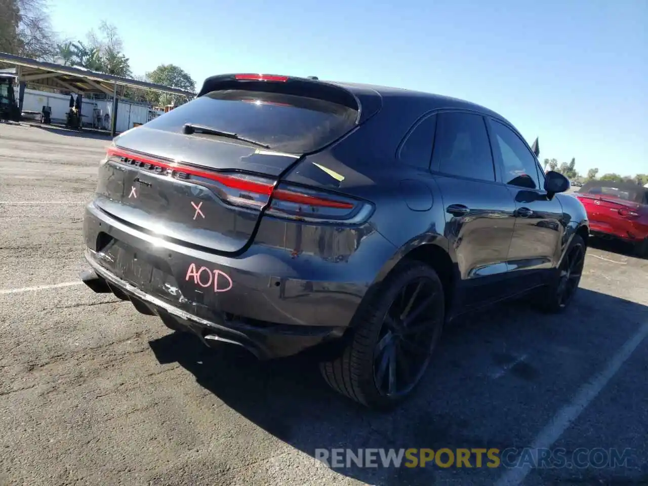 4 Photograph of a damaged car WP1AA2A58KLB00936 PORSCHE MACAN 2019