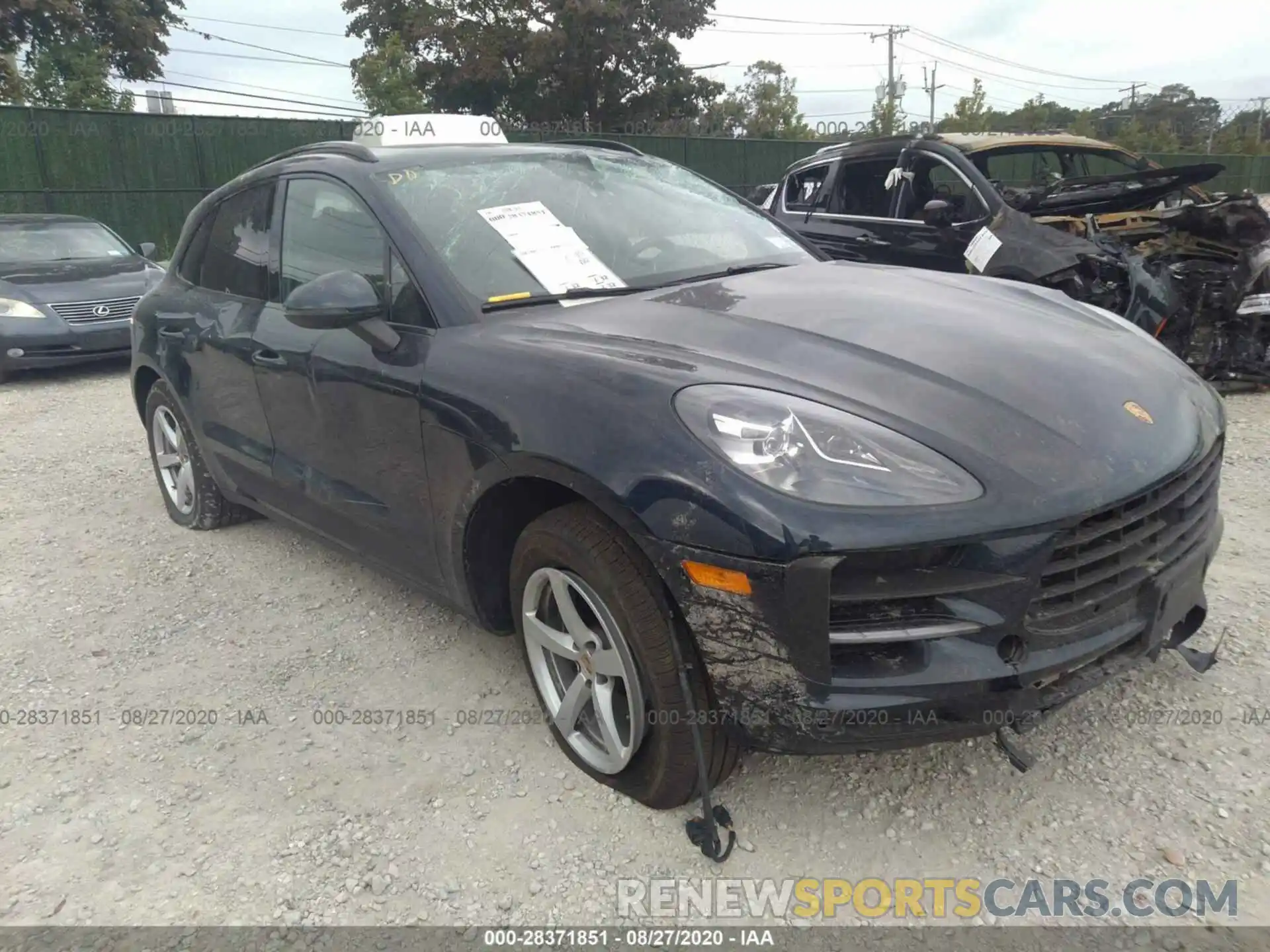 1 Photograph of a damaged car WP1AA2A58KLB01214 PORSCHE MACAN 2019