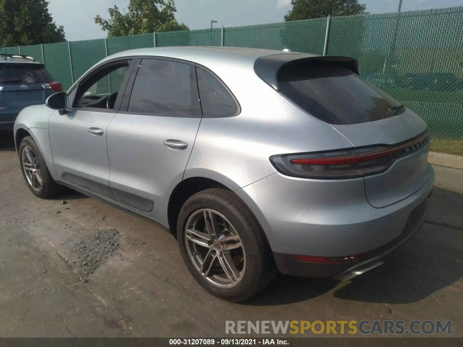 3 Фотография поврежденного автомобиля WP1AA2A58KLB01469 PORSCHE MACAN 2019