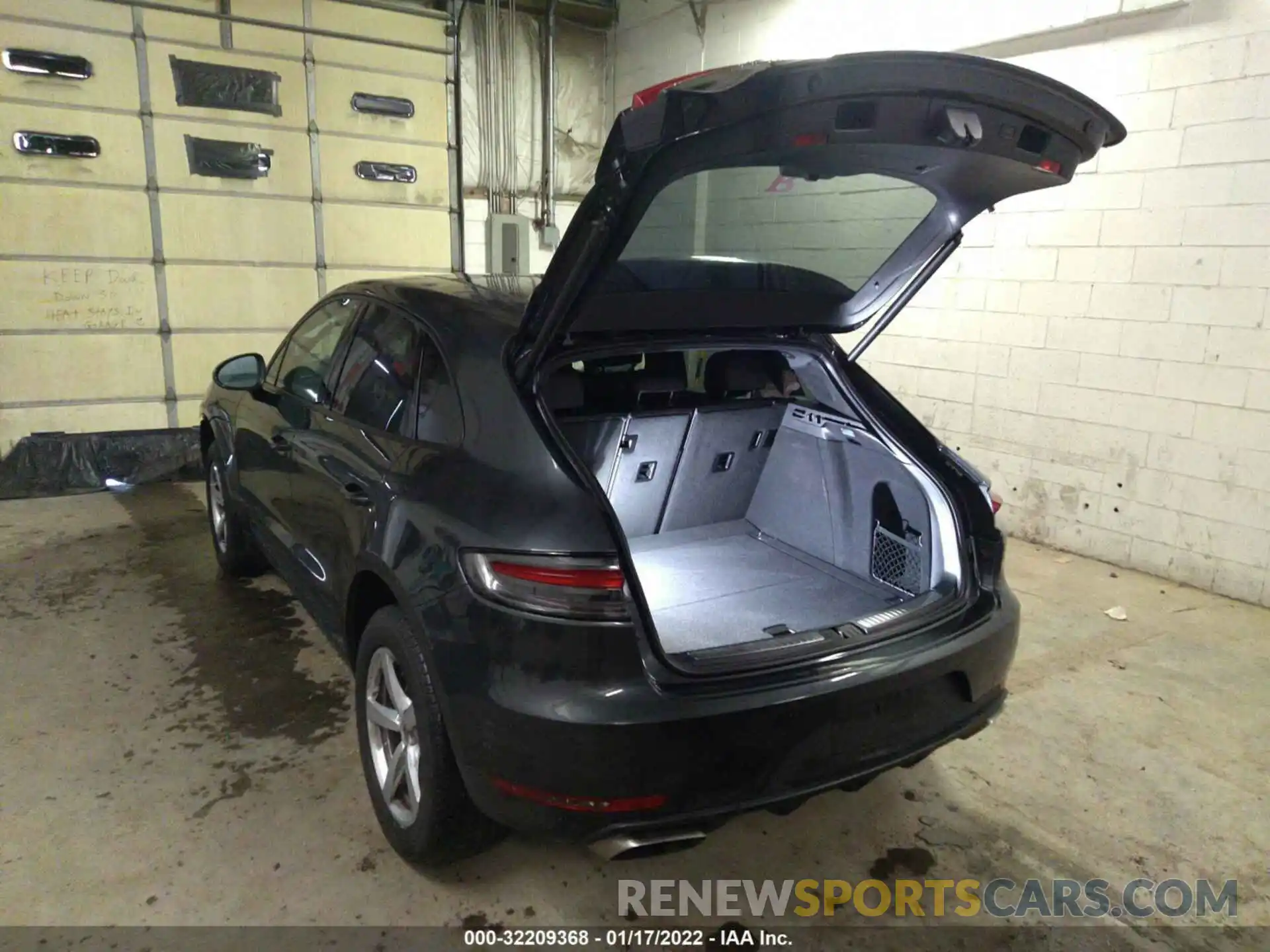 3 Photograph of a damaged car WP1AA2A58KLB07112 PORSCHE MACAN 2019