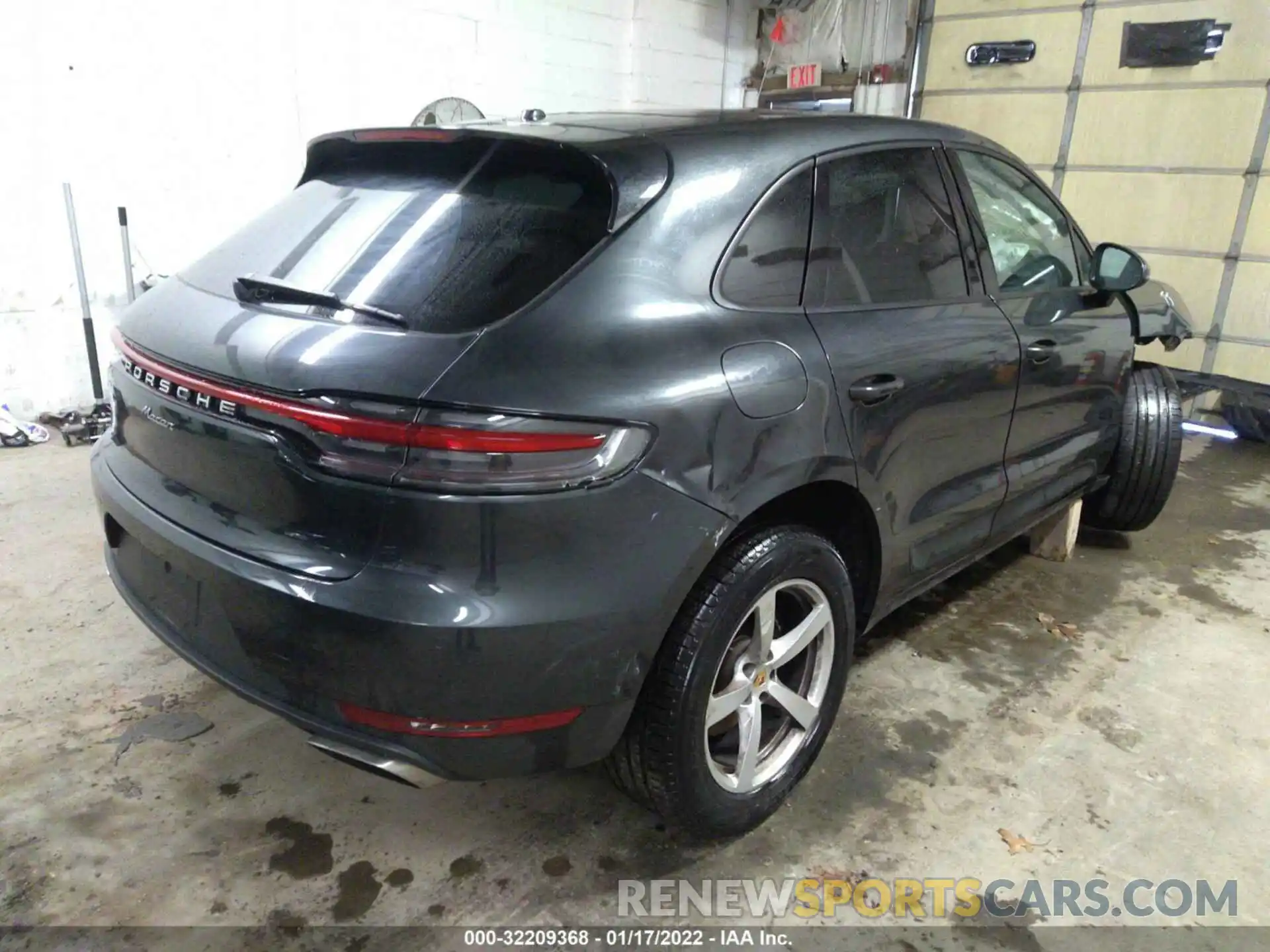 4 Photograph of a damaged car WP1AA2A58KLB07112 PORSCHE MACAN 2019