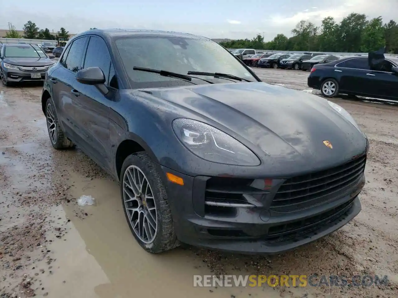 1 Photograph of a damaged car WP1AA2A58KLB08017 PORSCHE MACAN 2019