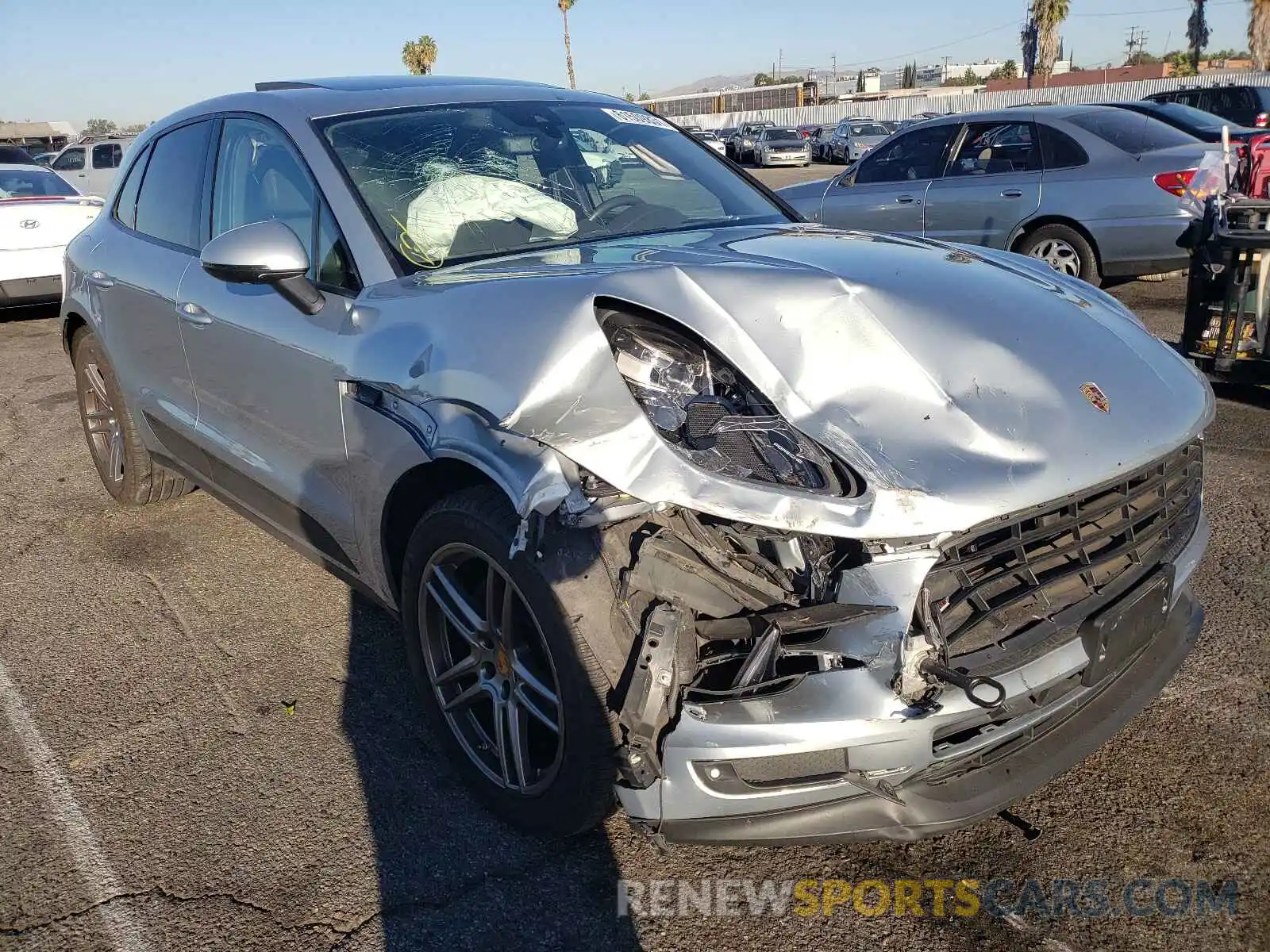 1 Photograph of a damaged car WP1AA2A59KLB01688 PORSCHE MACAN 2019