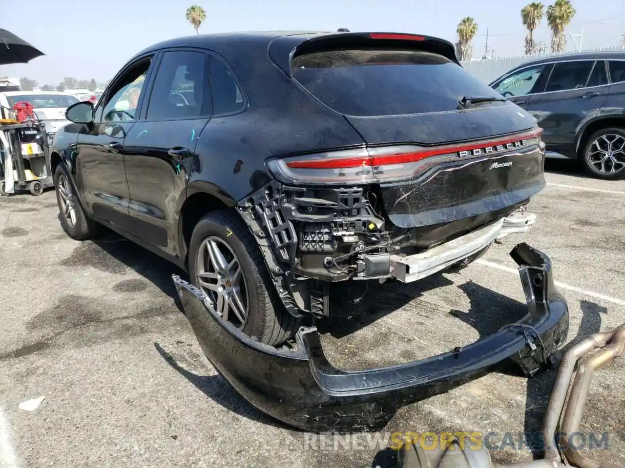 3 Photograph of a damaged car WP1AA2A59KLB05417 PORSCHE MACAN 2019