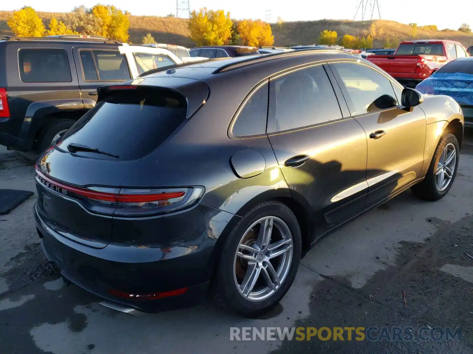 4 Photograph of a damaged car WP1AA2A5XKLB00646 PORSCHE MACAN 2019