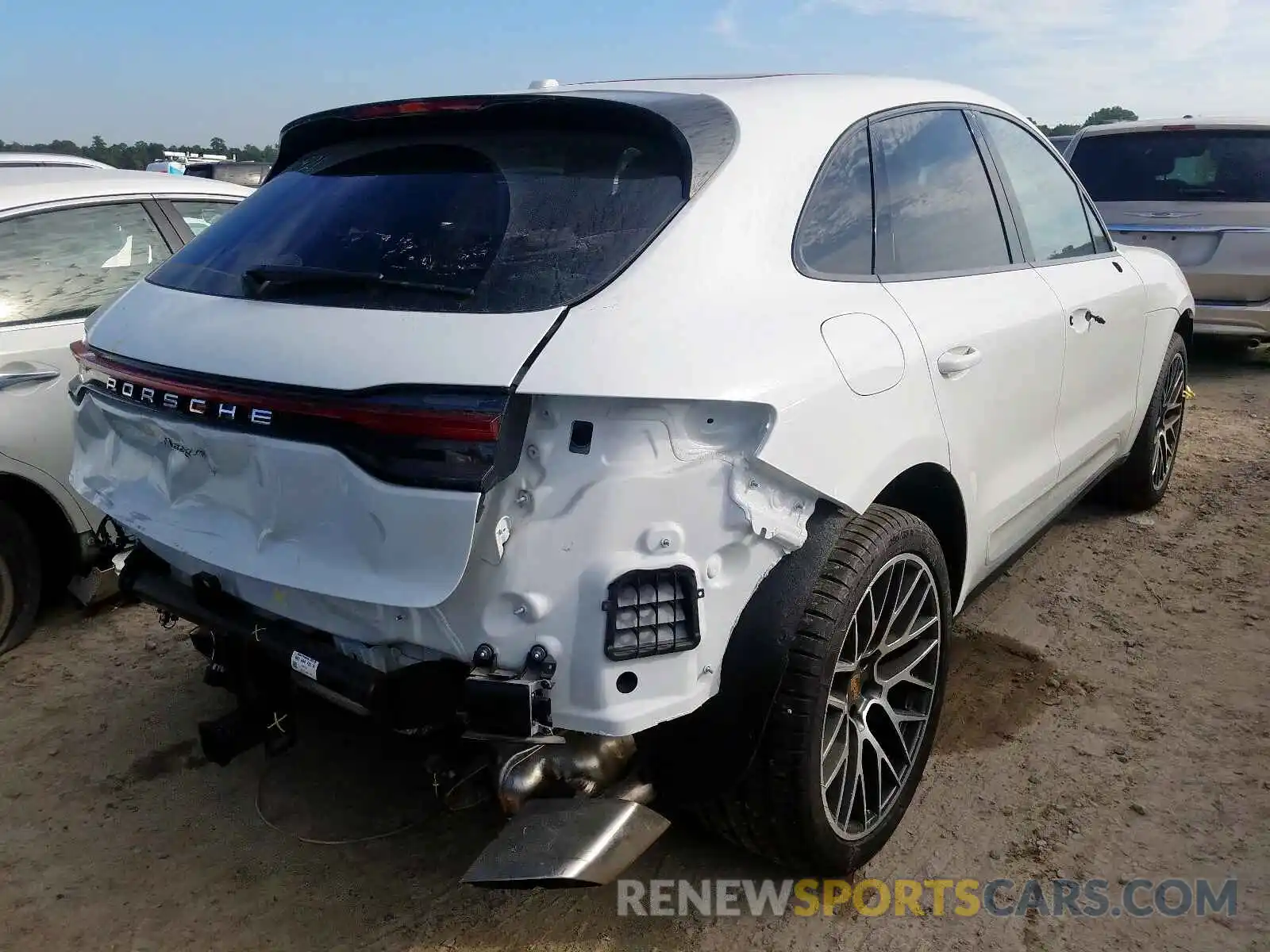 4 Photograph of a damaged car WP1AA2A5XKLB01313 PORSCHE MACAN 2019