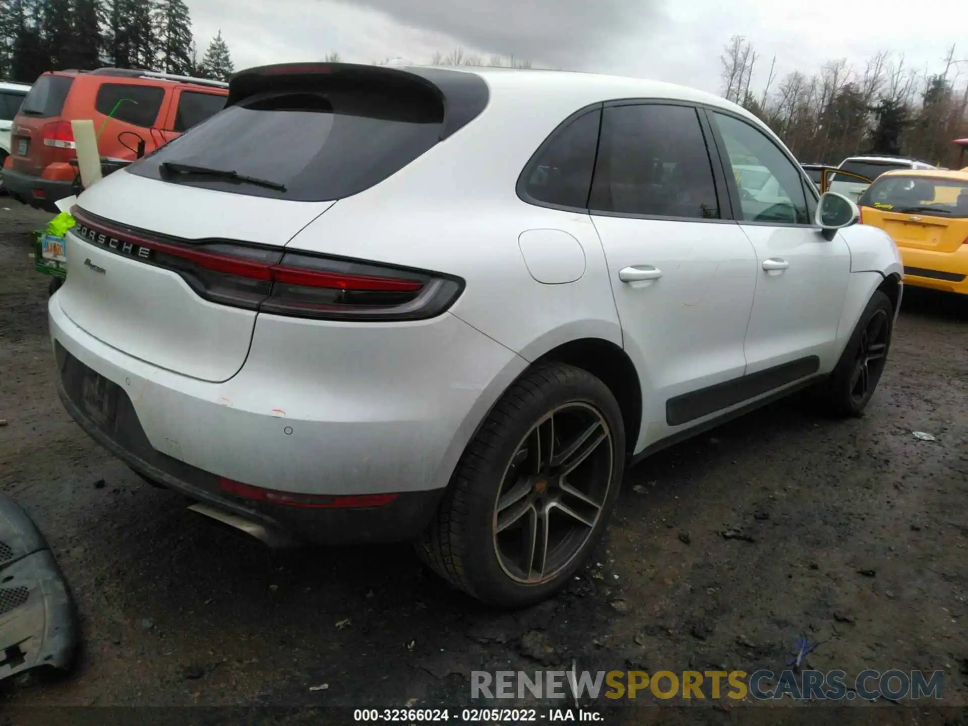 4 Photograph of a damaged car WP1AA2A5XKLB02641 PORSCHE MACAN 2019