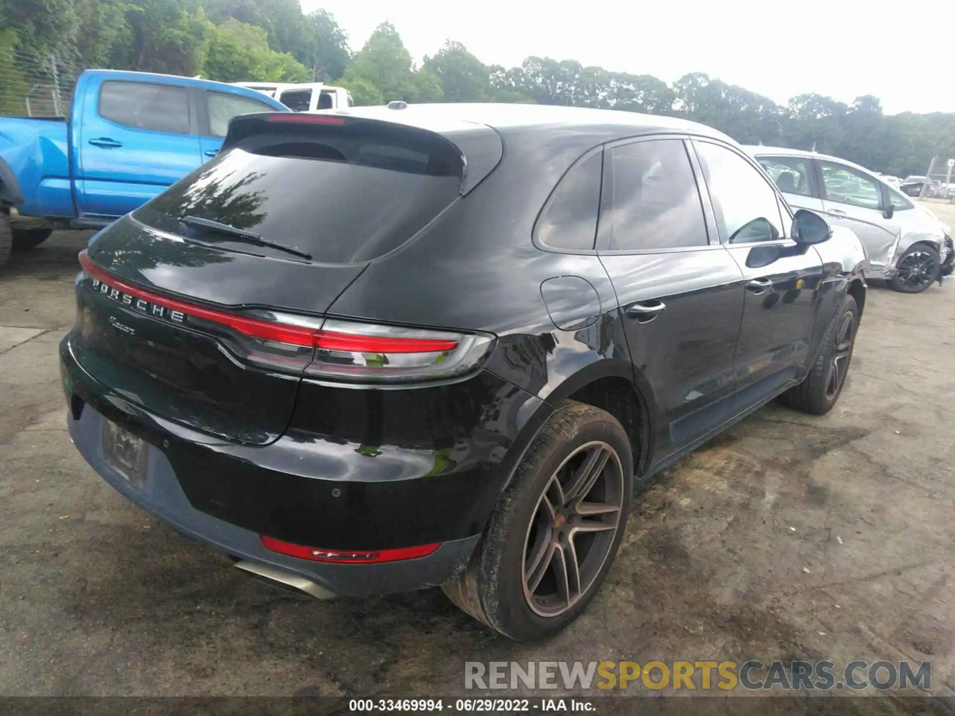 4 Photograph of a damaged car WP1AA2A5XKLB04339 PORSCHE MACAN 2019