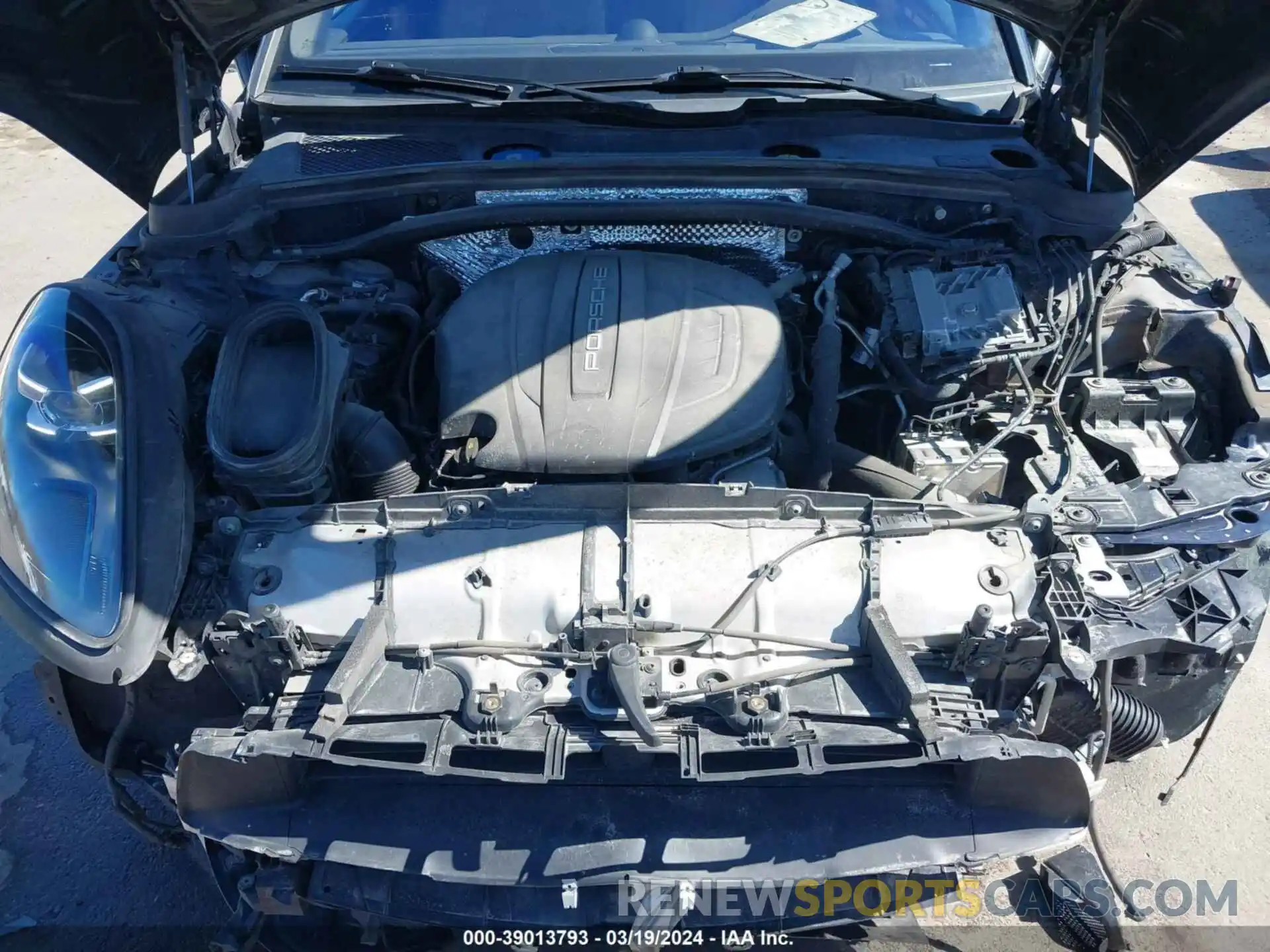 10 Photograph of a damaged car WP1AA2A5XKLB04552 PORSCHE MACAN 2019