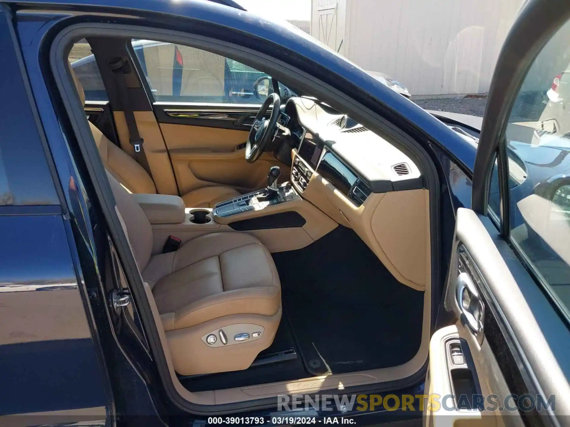 5 Photograph of a damaged car WP1AA2A5XKLB04552 PORSCHE MACAN 2019