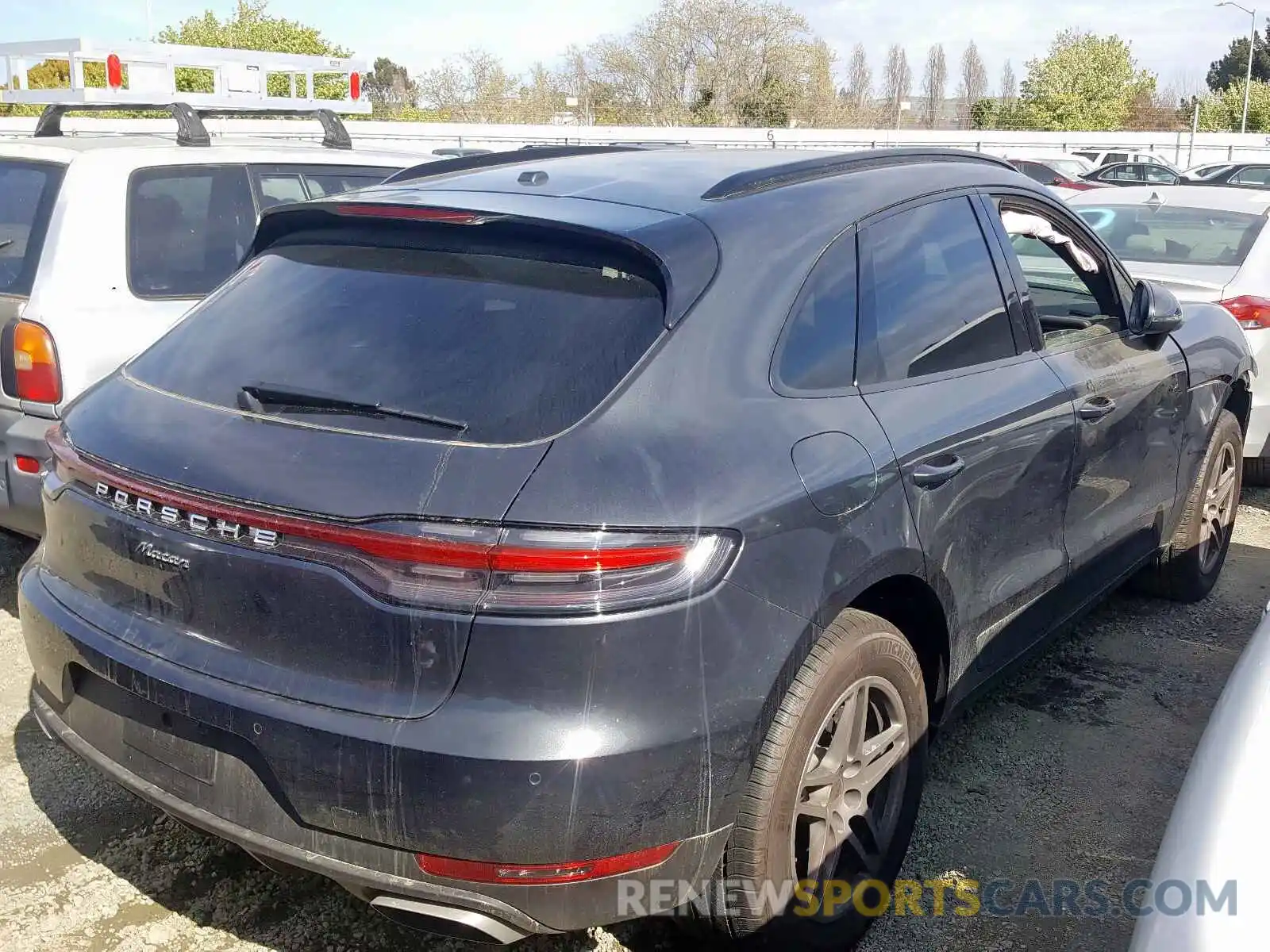 4 Photograph of a damaged car WP1AA2A5XKLB09461 PORSCHE MACAN 2019