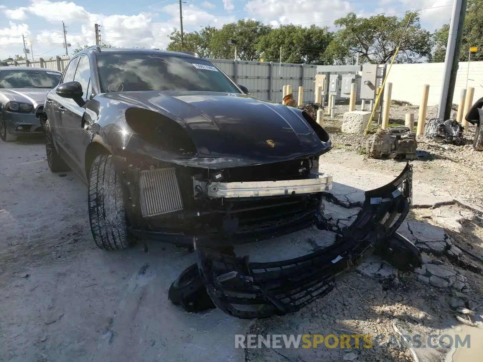 1 Photograph of a damaged car WP1AB2A52KLB32097 PORSCHE MACAN 2019
