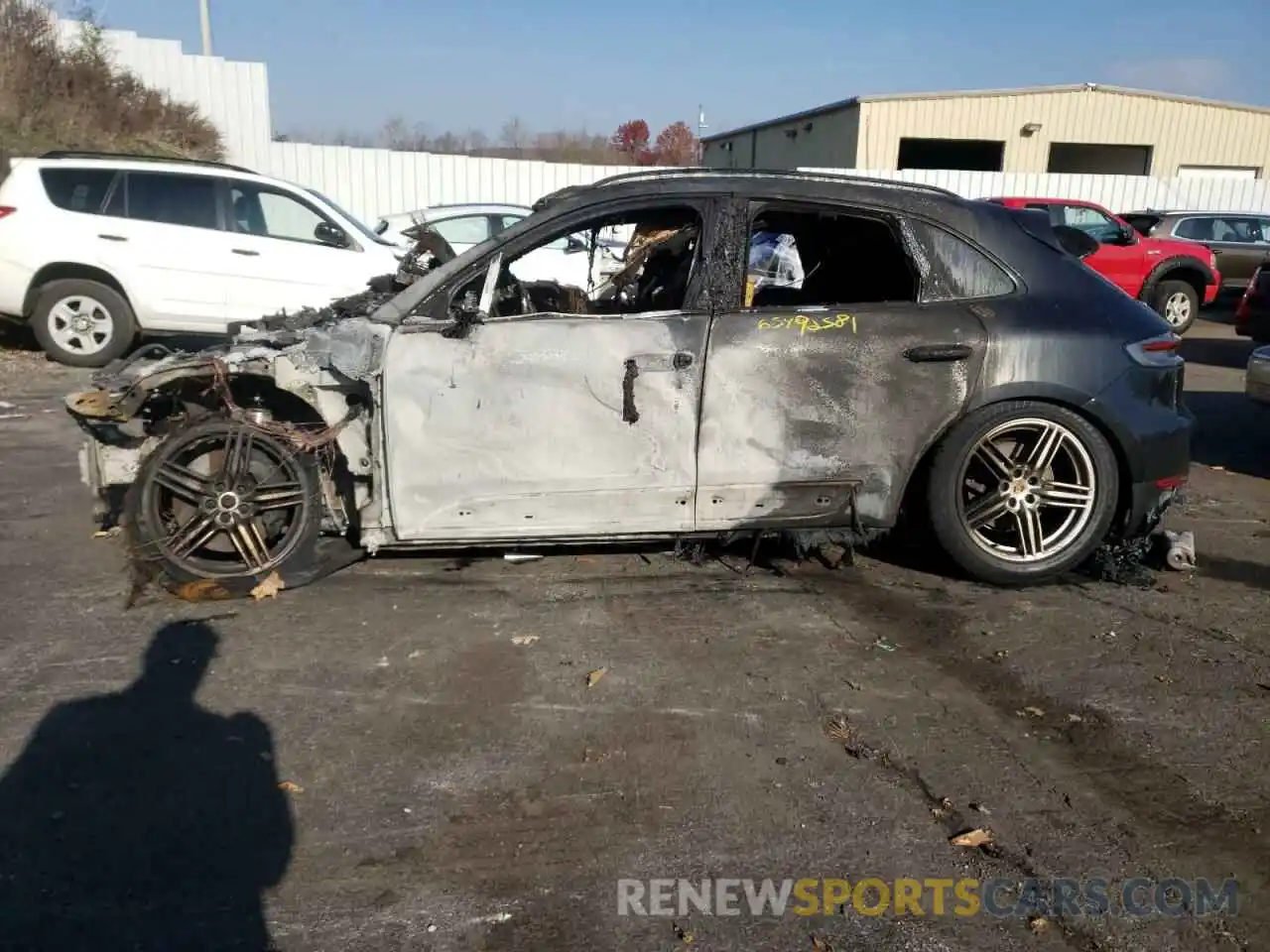 10 Photograph of a damaged car WP1AB2A53KLB34103 PORSCHE MACAN 2019