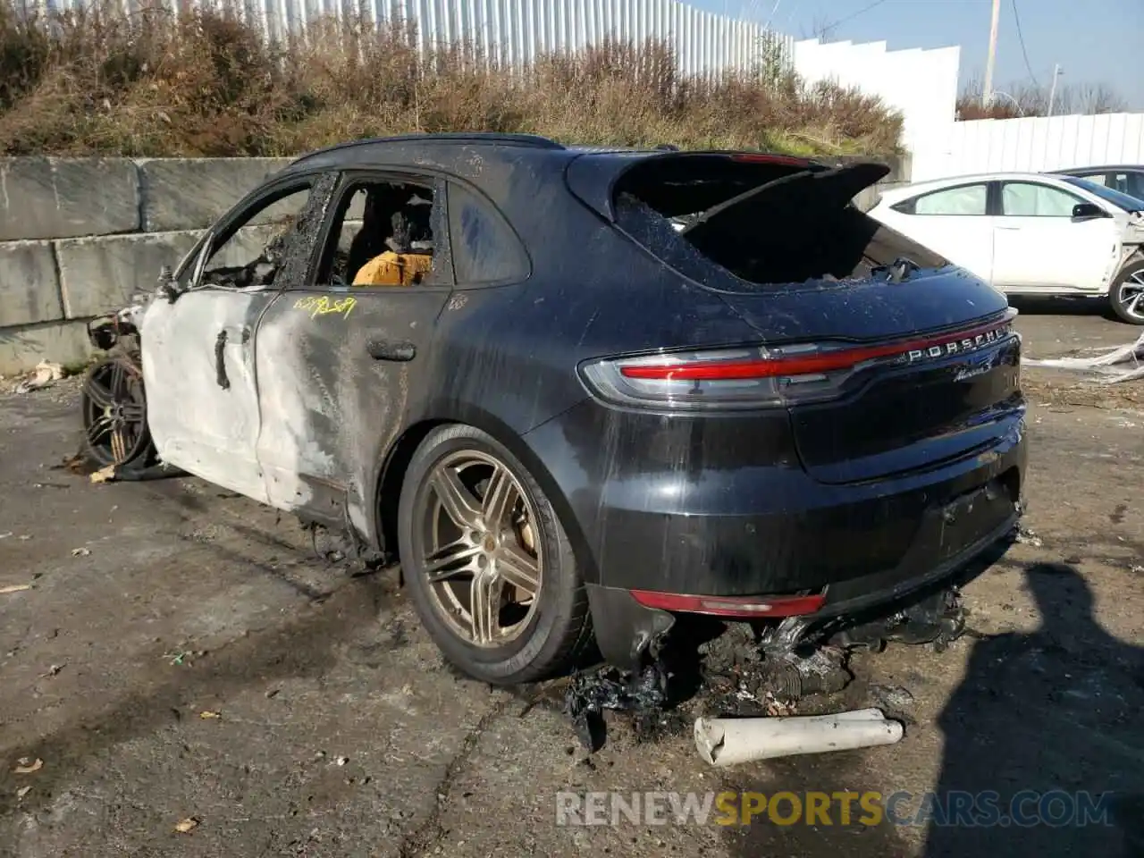 3 Photograph of a damaged car WP1AB2A53KLB34103 PORSCHE MACAN 2019