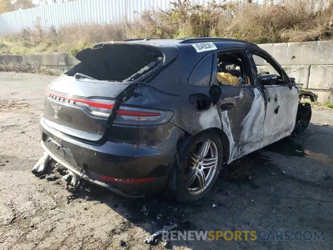 4 Photograph of a damaged car WP1AB2A53KLB34103 PORSCHE MACAN 2019