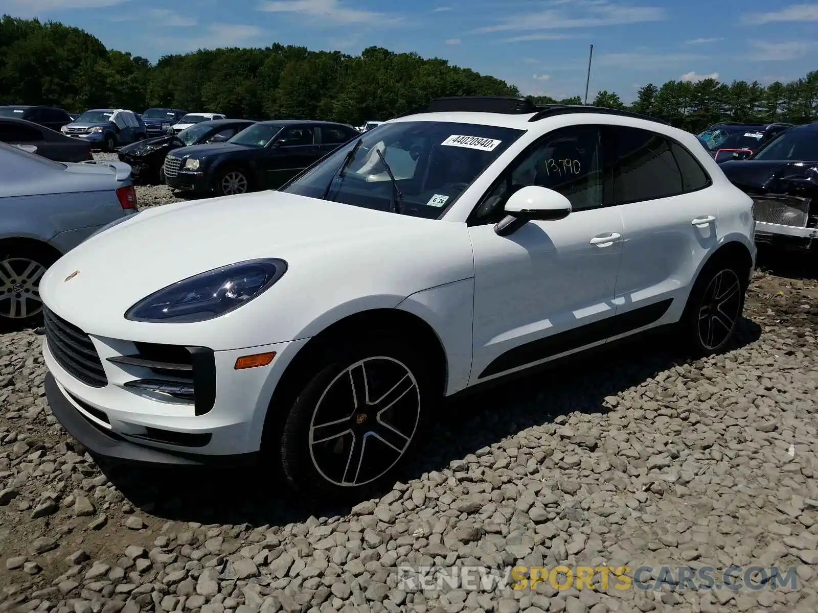 2 Фотография поврежденного автомобиля WP1AB2A54KLB32585 PORSCHE MACAN 2019