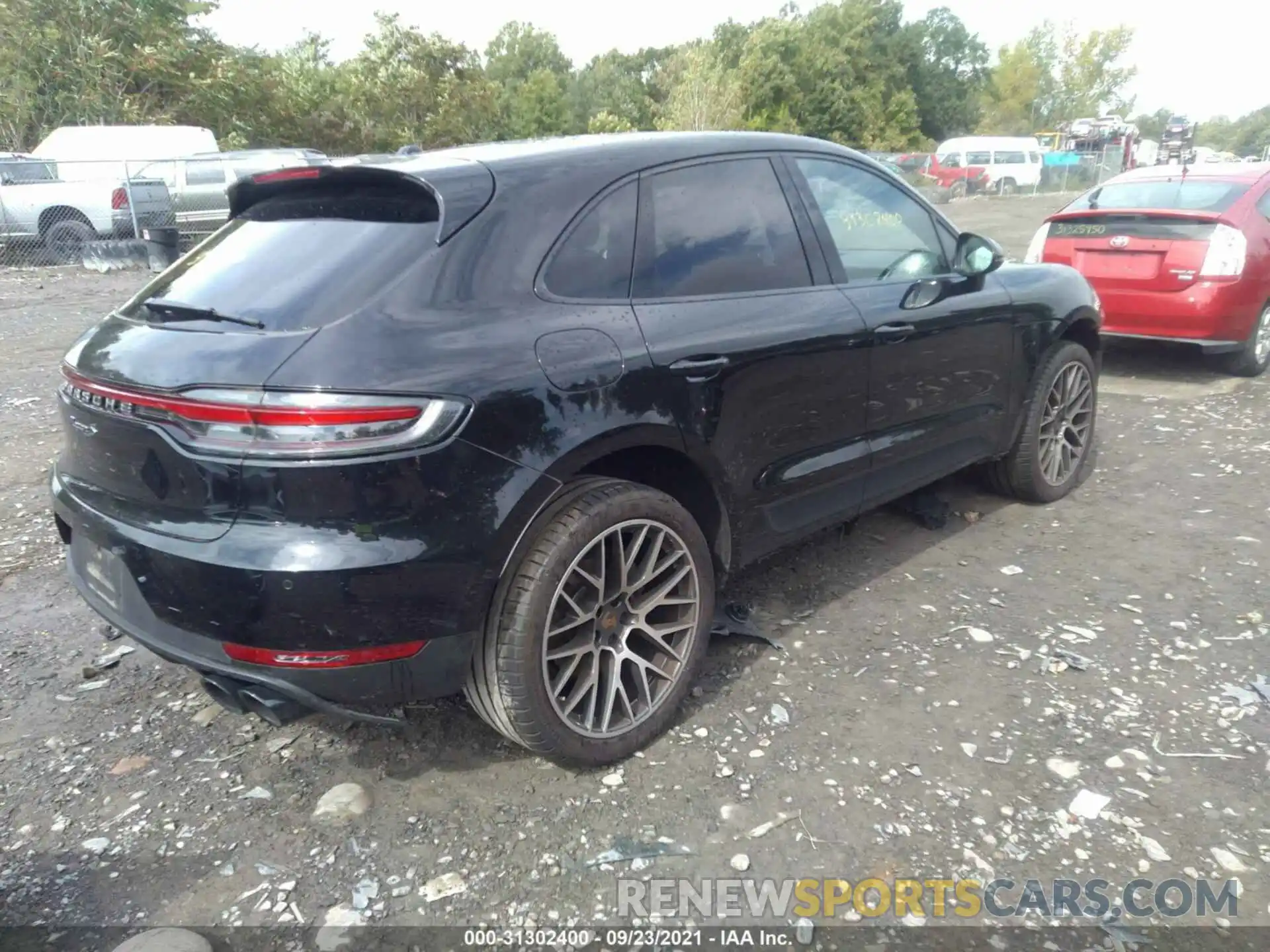 4 Photograph of a damaged car WP1AB2A56KLB30756 PORSCHE MACAN 2019