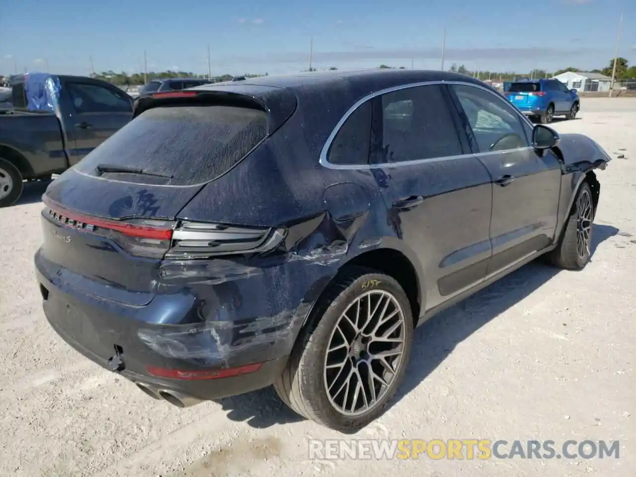 4 Photograph of a damaged car WP1AB2A56KLB32488 PORSCHE MACAN 2019