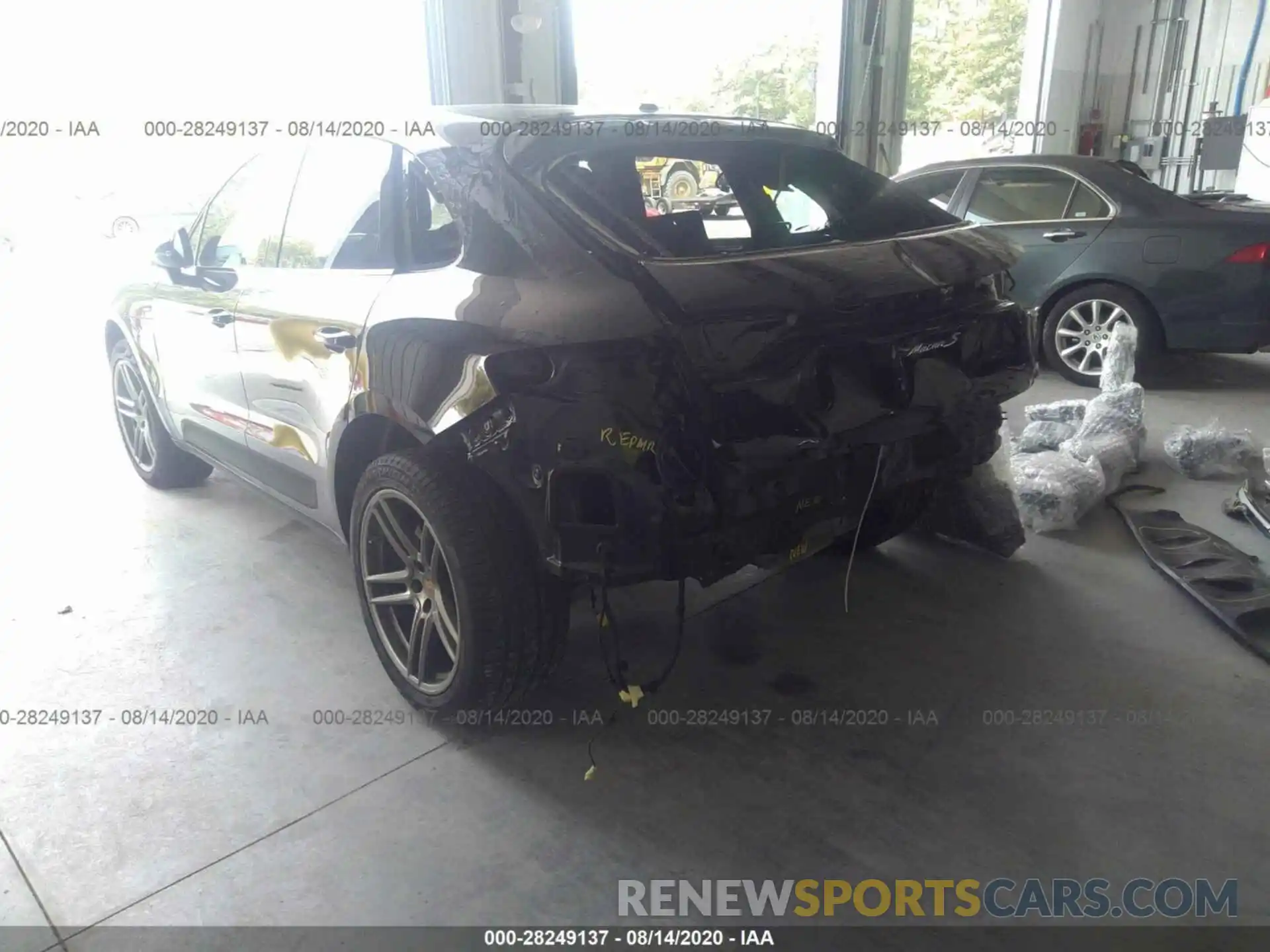 3 Photograph of a damaged car WP1AB2A57KLB33231 PORSCHE MACAN 2019