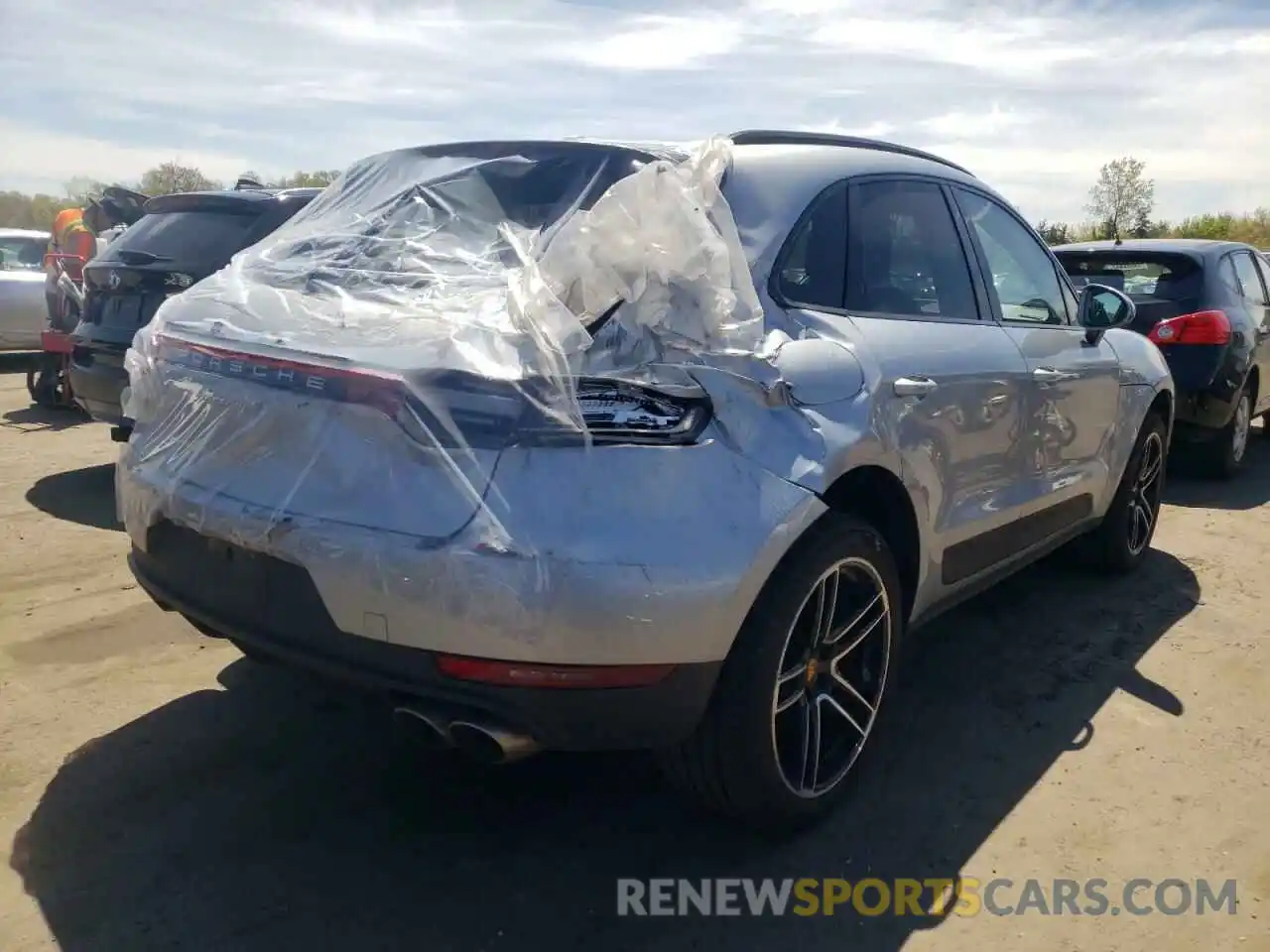 4 Photograph of a damaged car WP1AB2A58KLB34579 PORSCHE MACAN 2019