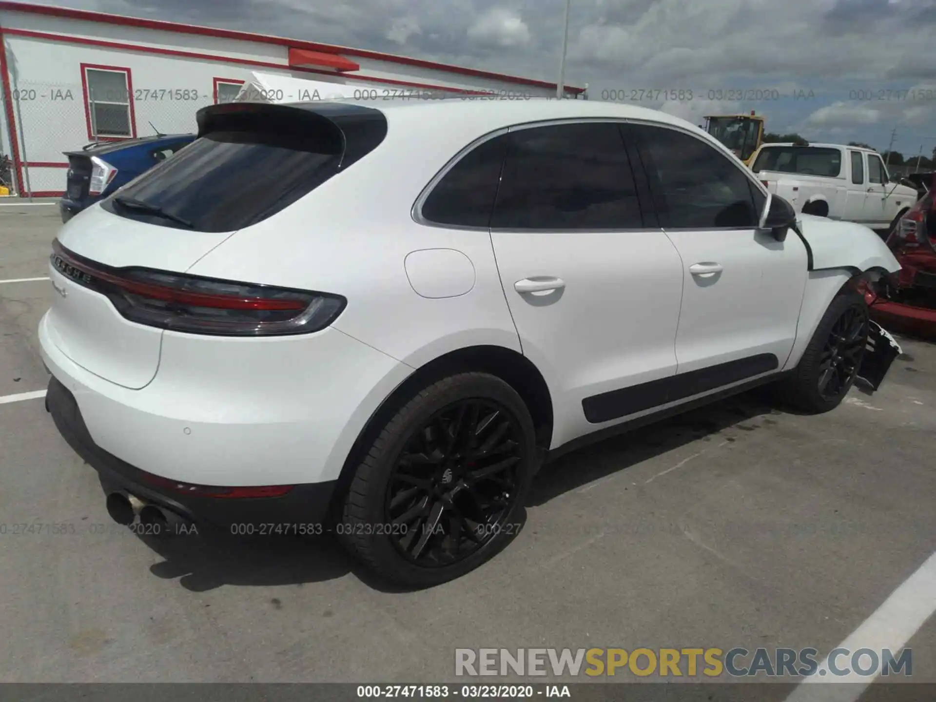 4 Photograph of a damaged car WP1AB2A5XKLB34325 PORSCHE MACAN 2019