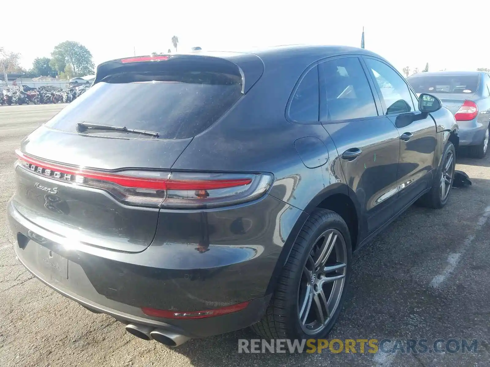 4 Photograph of a damaged car WP1AB2A5XKLB34342 PORSCHE MACAN 2019