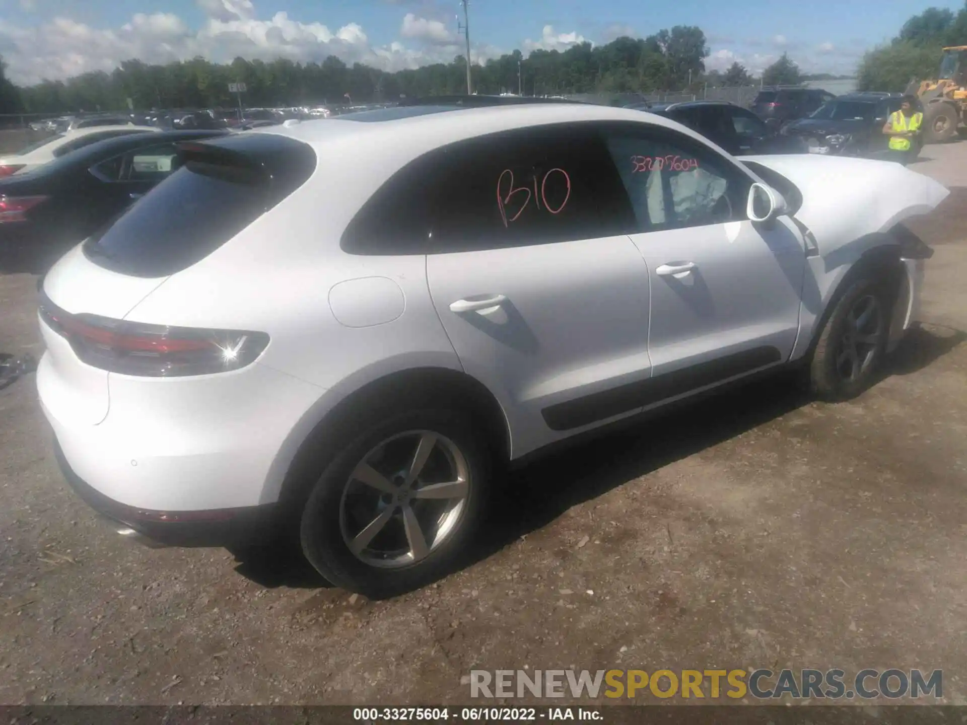 4 Photograph of a damaged car WP1AA2A51LLB11830 PORSCHE MACAN 2020