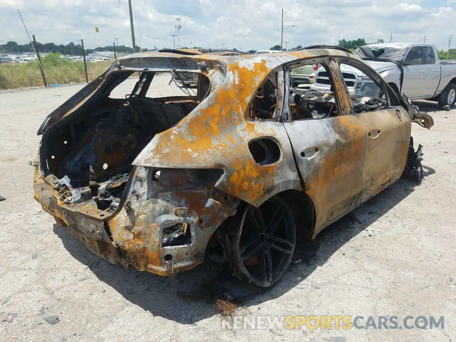 4 Photograph of a damaged car WP1AA2A52LLB01341 PORSCHE MACAN 2020