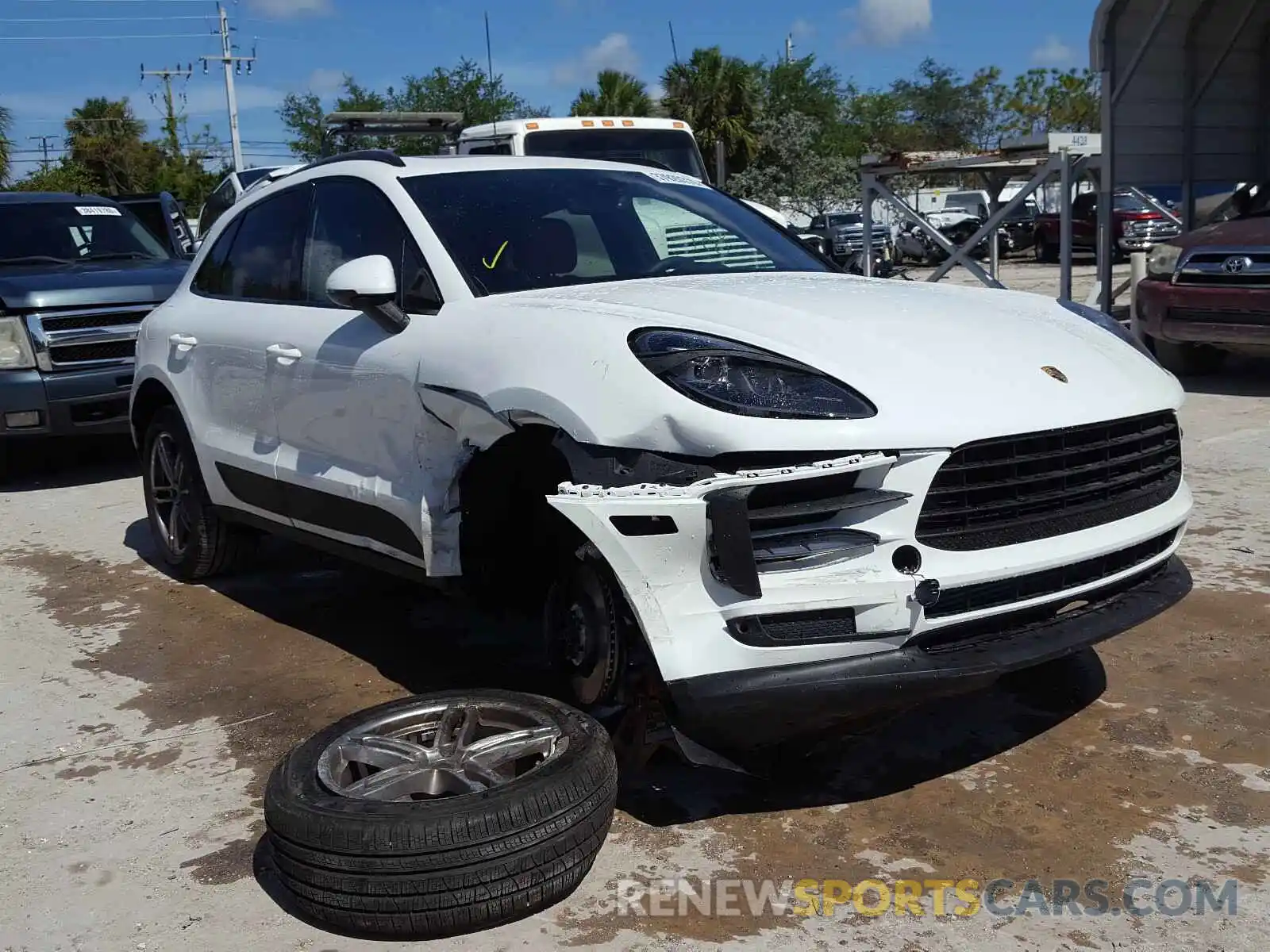 1 Photograph of a damaged car WP1AA2A52LLB05728 PORSCHE MACAN 2020