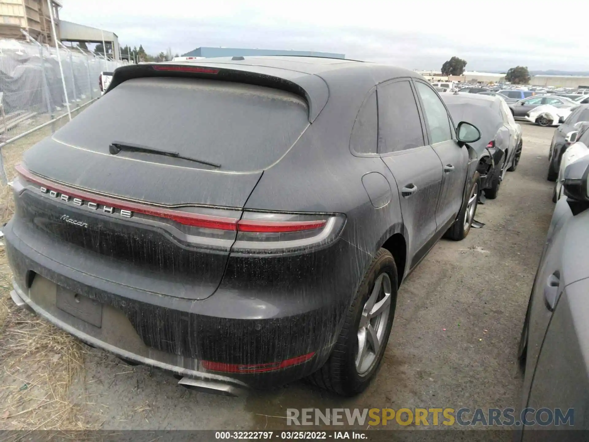 4 Photograph of a damaged car WP1AA2A52LLB13490 PORSCHE MACAN 2020