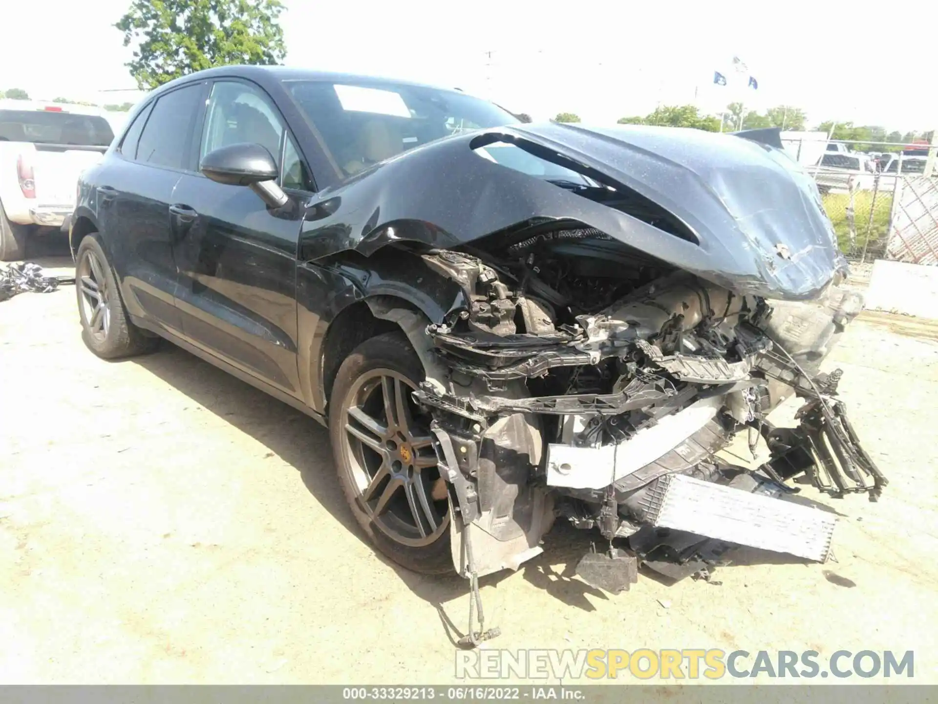 1 Photograph of a damaged car WP1AA2A53LLB11666 PORSCHE MACAN 2020