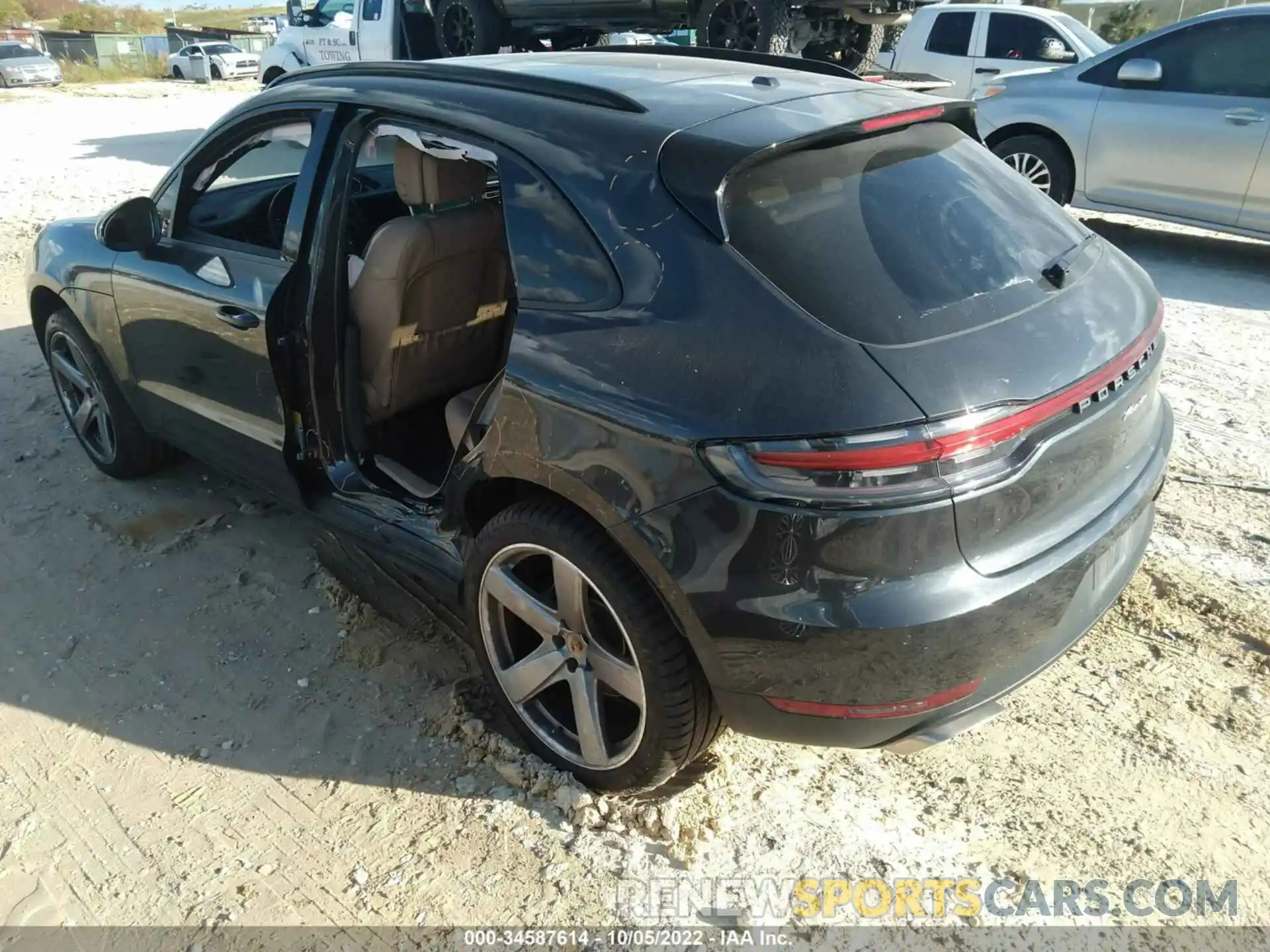 3 Photograph of a damaged car WP1AA2A53LLB15197 PORSCHE MACAN 2020