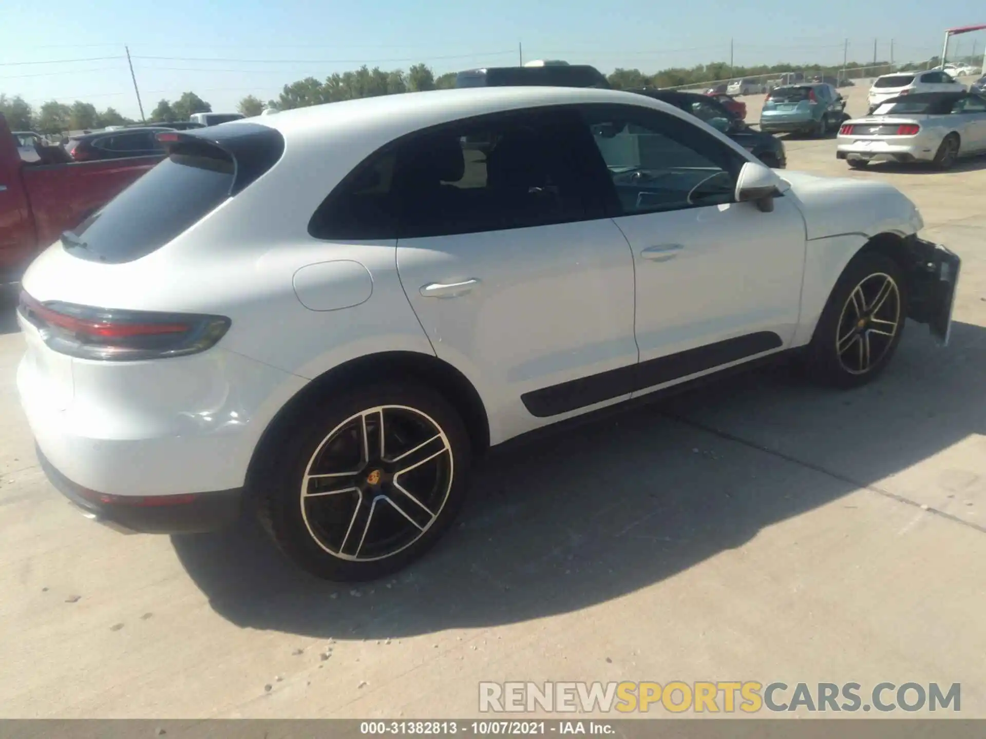 4 Photograph of a damaged car WP1AA2A54LLB02667 PORSCHE MACAN 2020