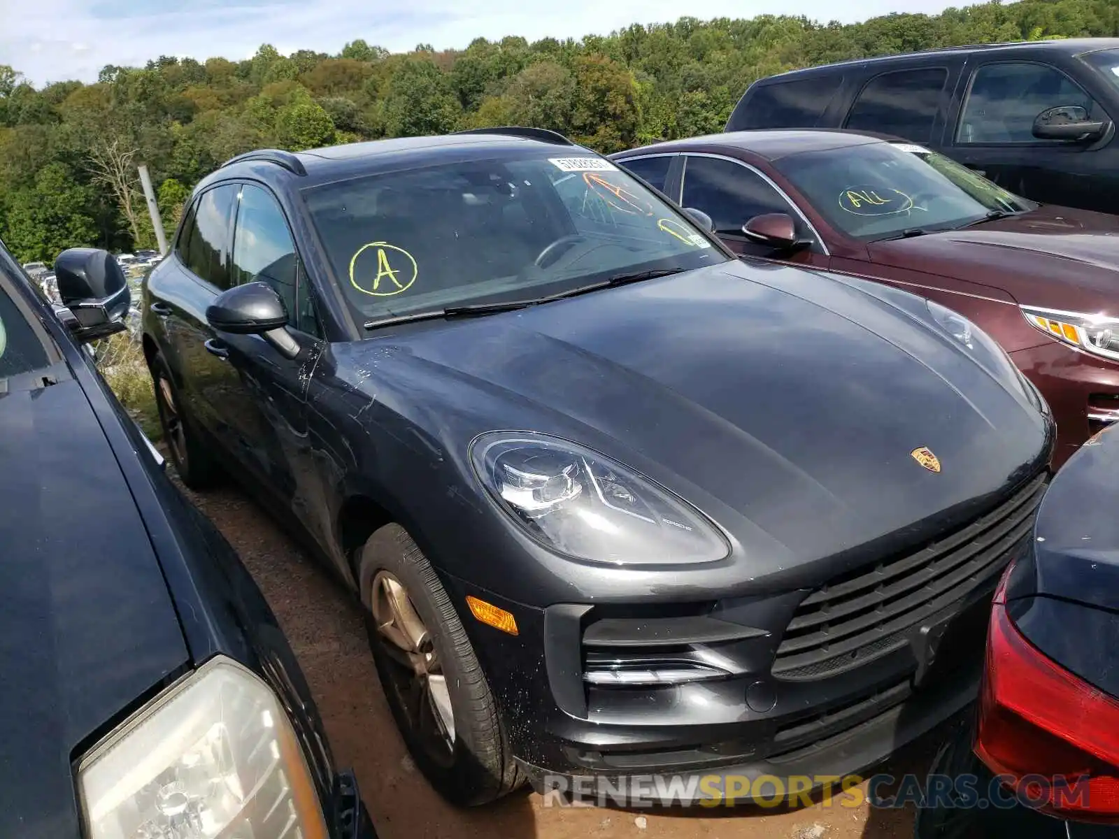 1 Photograph of a damaged car WP1AA2A54LLB13698 PORSCHE MACAN 2020