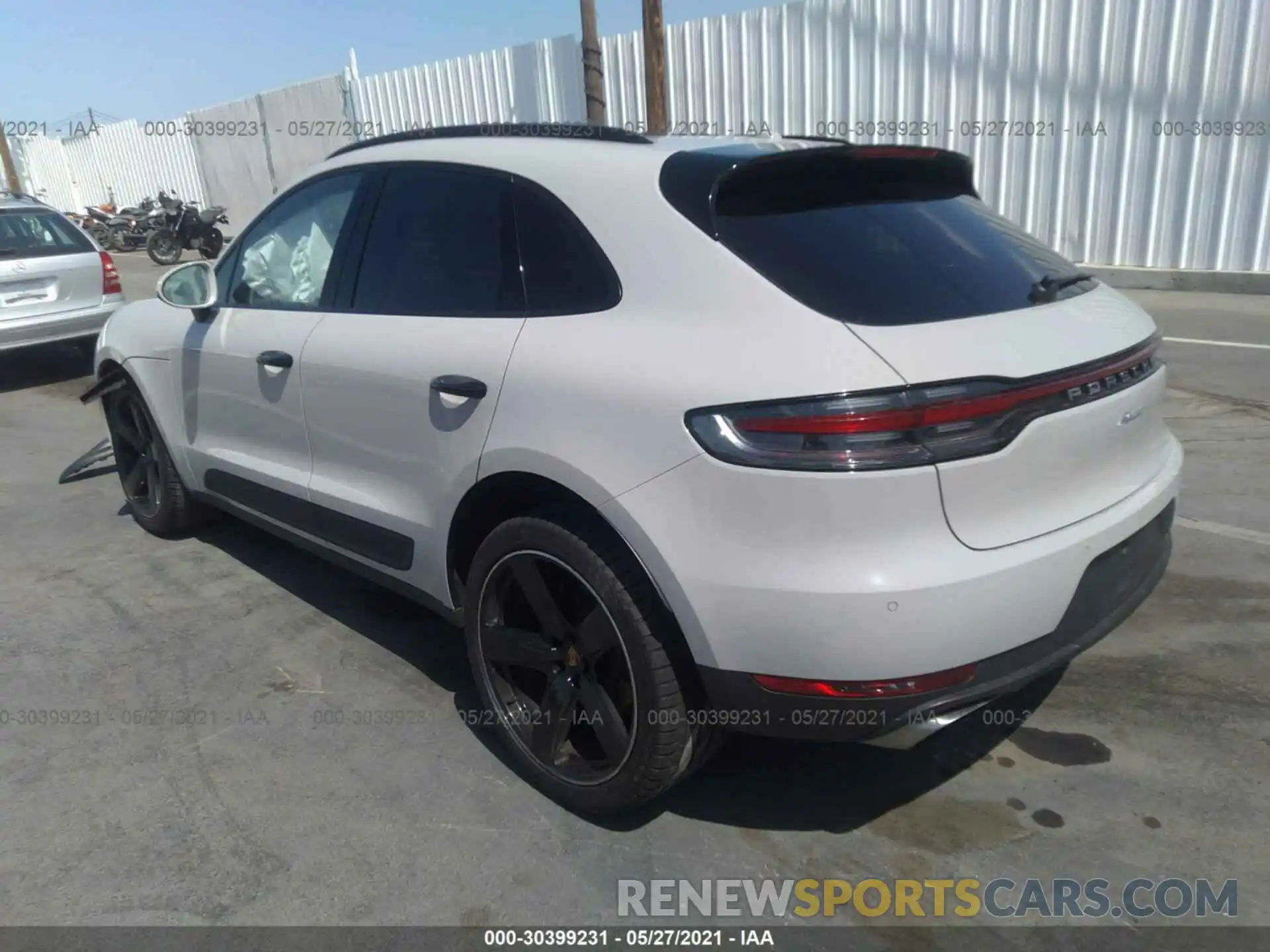 3 Фотография поврежденного автомобиля WP1AA2A55LLB05075 PORSCHE MACAN 2020