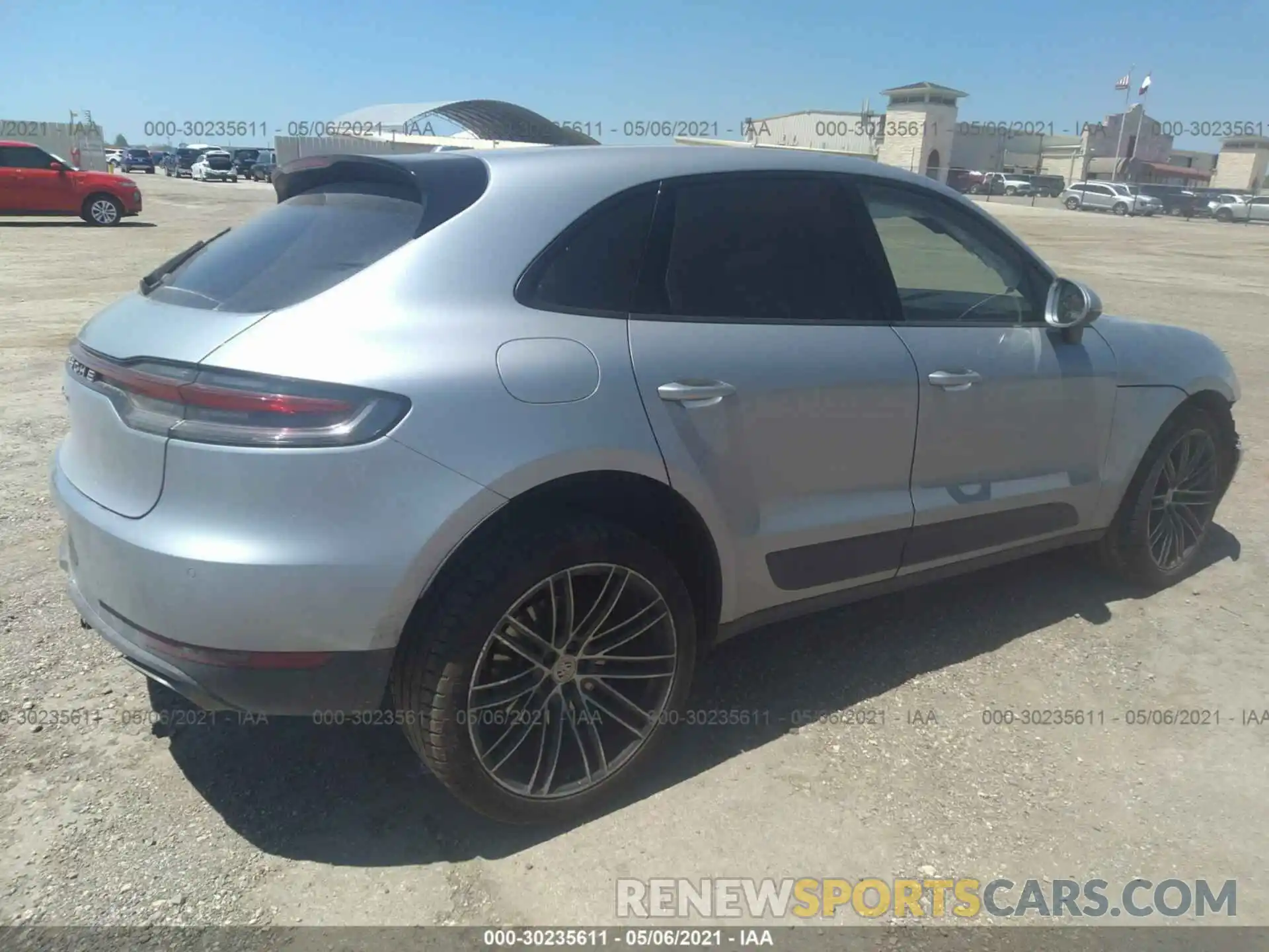 4 Photograph of a damaged car WP1AA2A55LLB11877 PORSCHE MACAN 2020