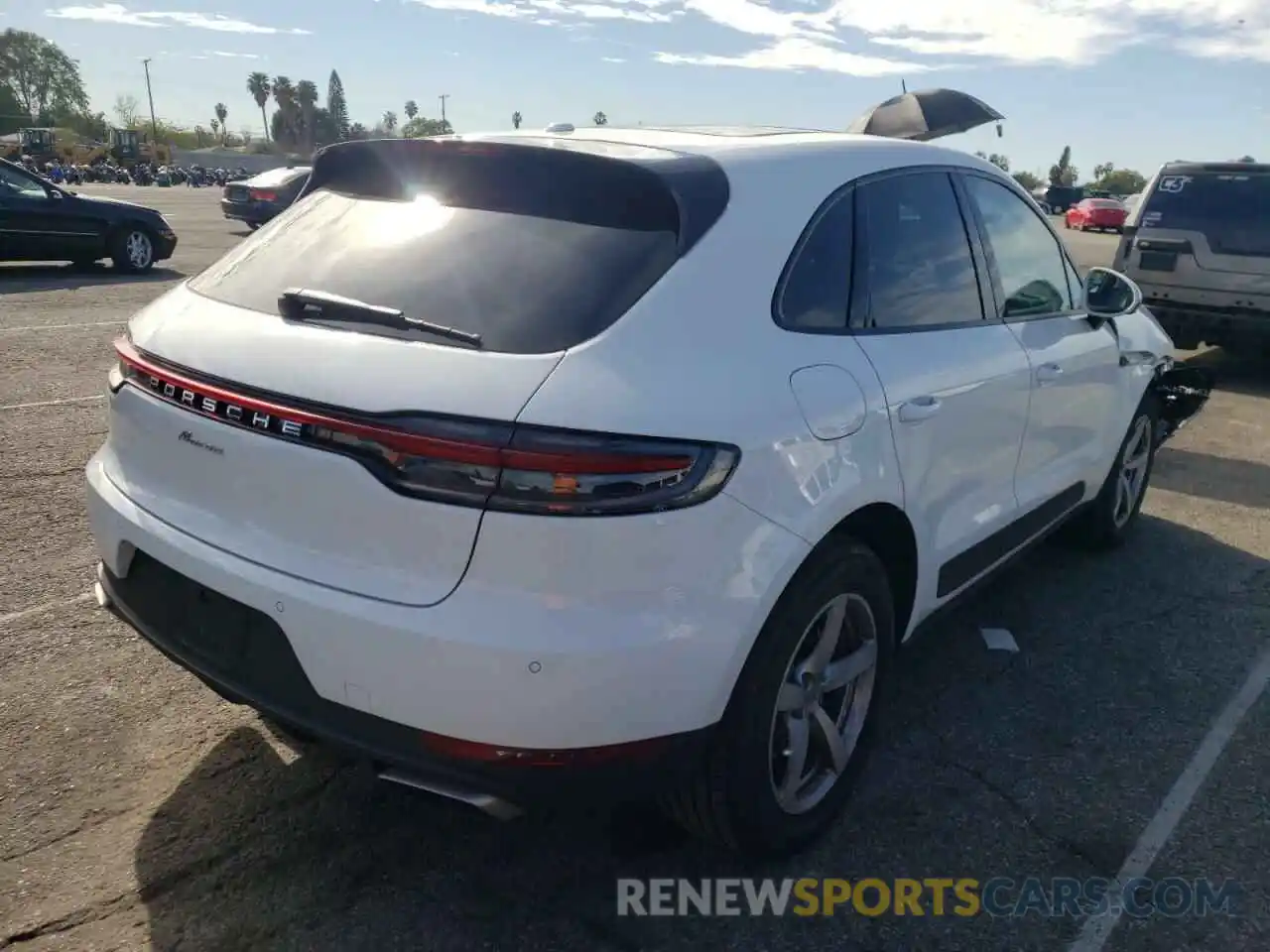 4 Photograph of a damaged car WP1AA2A56LLB13136 PORSCHE MACAN 2020