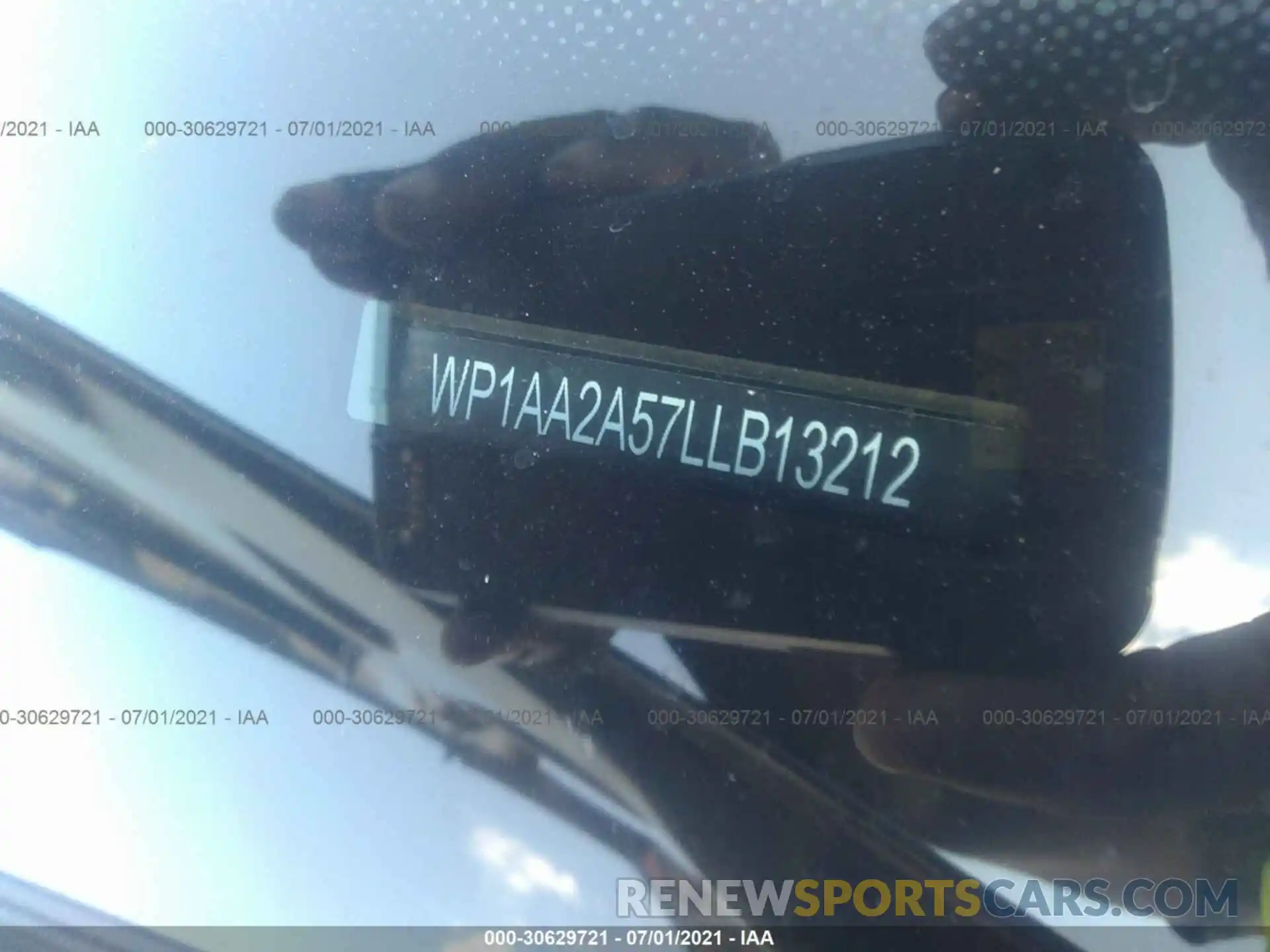 9 Photograph of a damaged car WP1AA2A57LLB13212 PORSCHE MACAN 2020