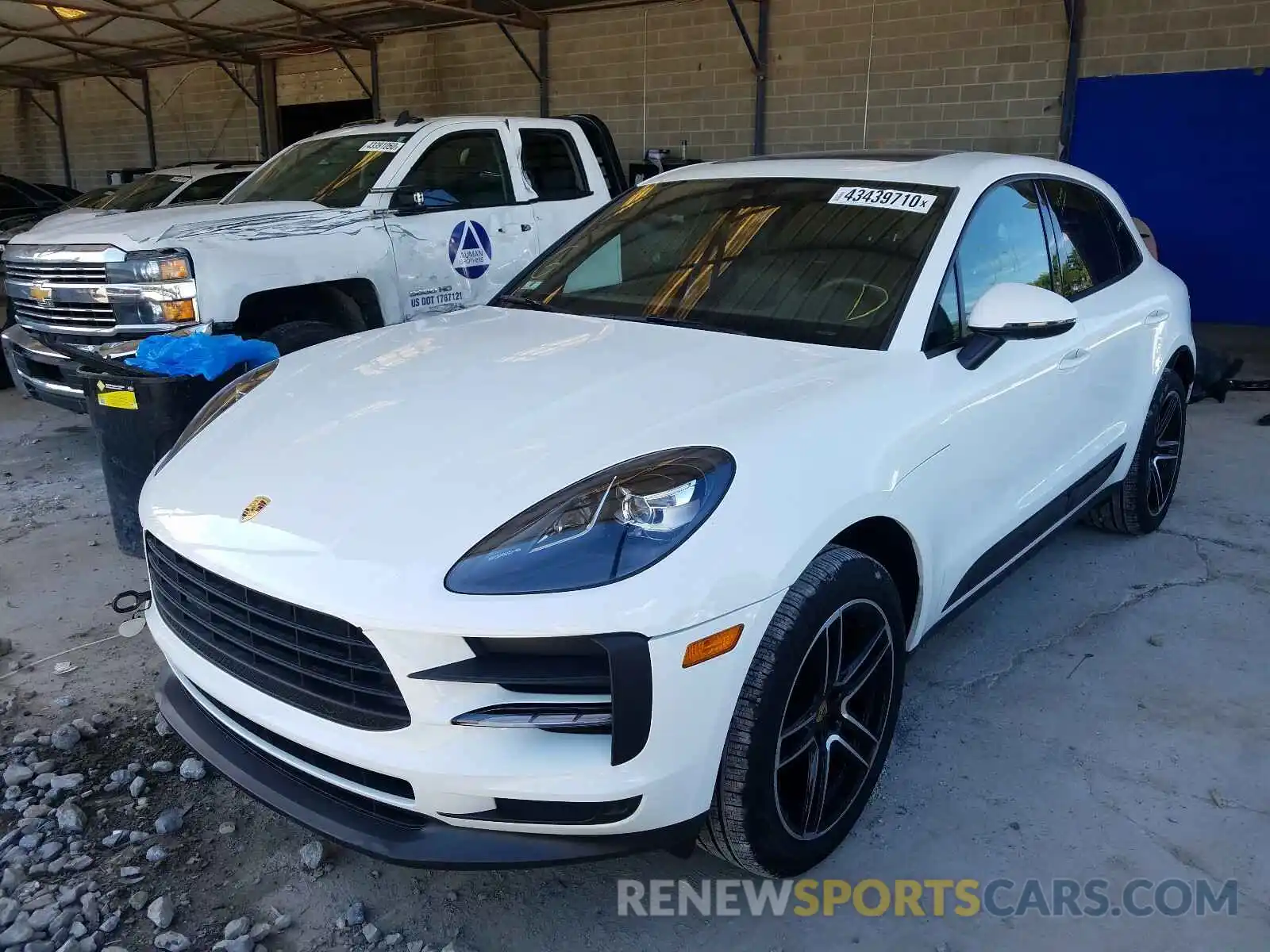 2 Фотография поврежденного автомобиля WP1AA2A58LLB02347 PORSCHE MACAN 2020